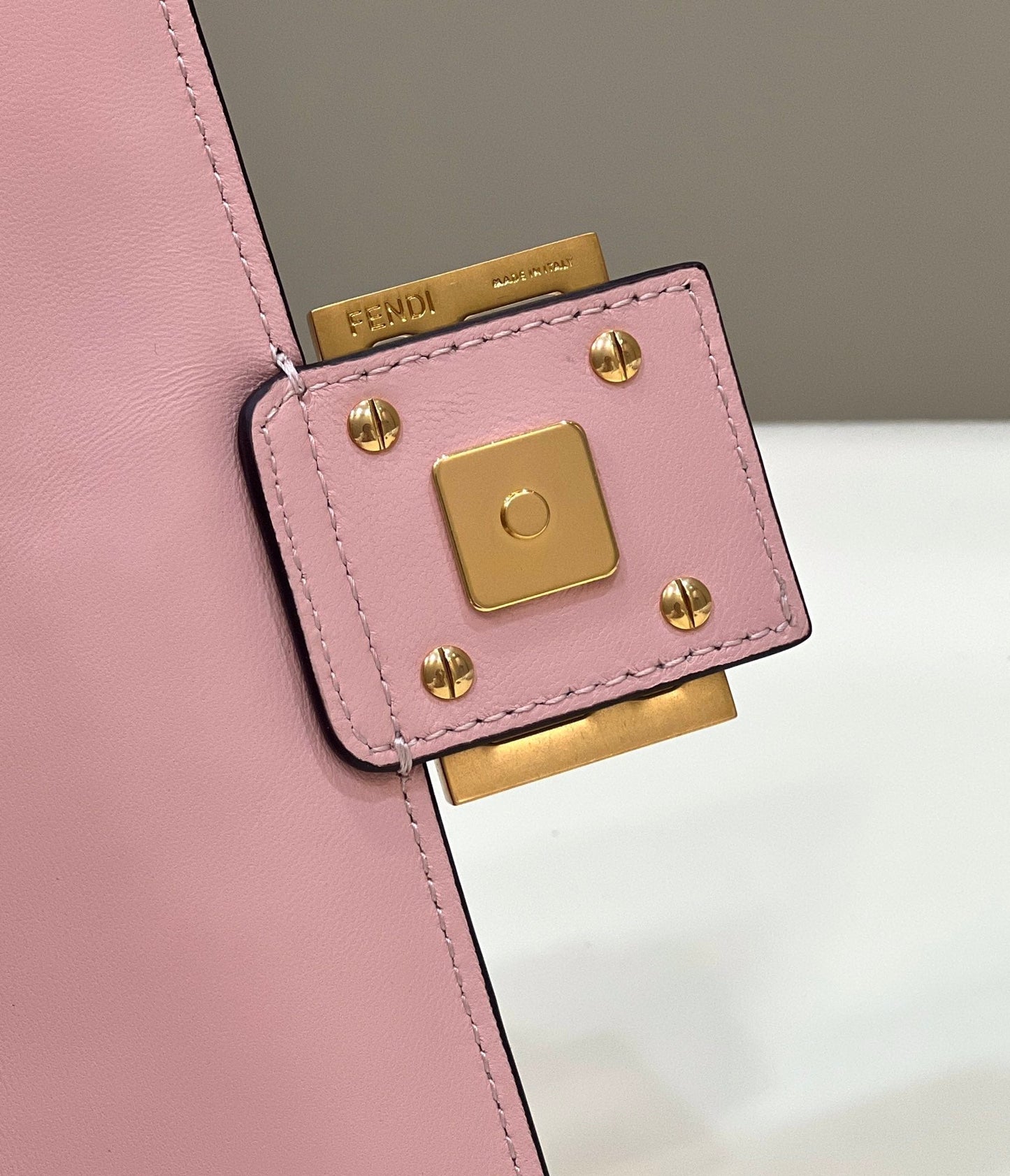 Luxury FendiBaguette 27cm Pink Lambskin Gold Hardware