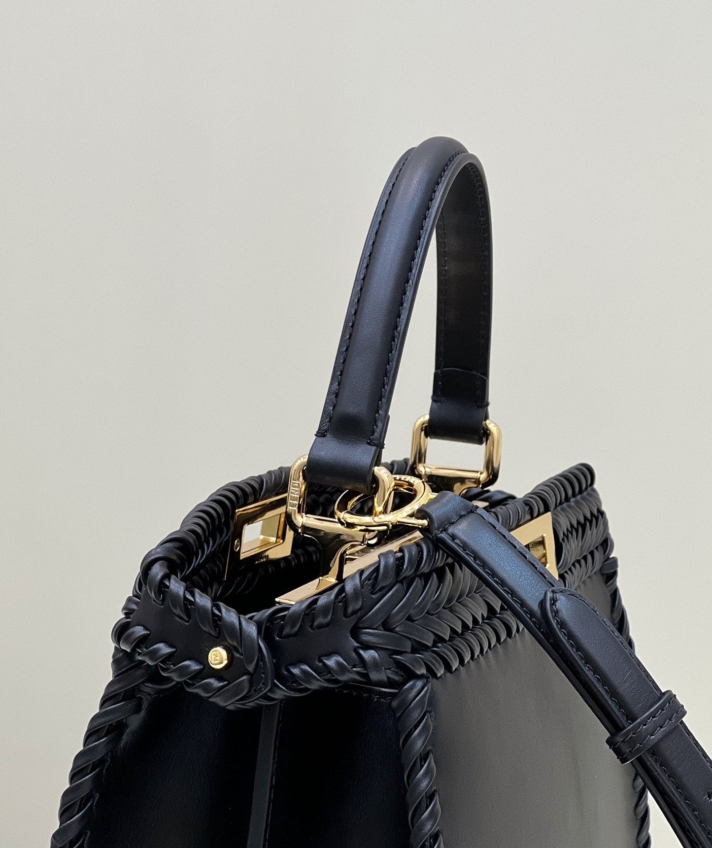 Luxury FendiPEEKABOO ISEEU 27 IN BLACK SMOOTH CALFSKIN WITH WOVEN TRIM GOLD HARDWARE