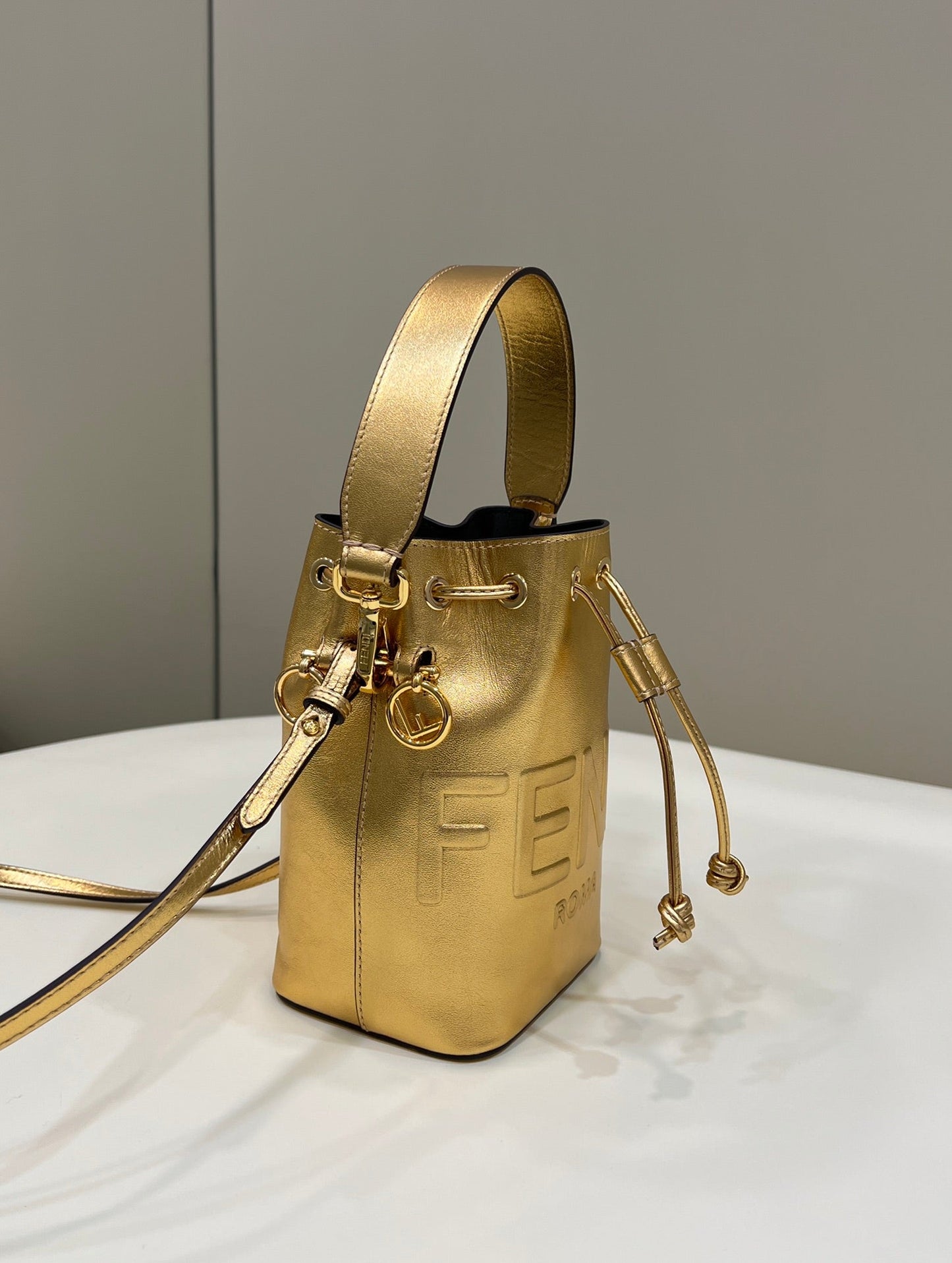 Luxury FendiMON TRESOR 18 IN GOLD METALLIC CALFSKIN