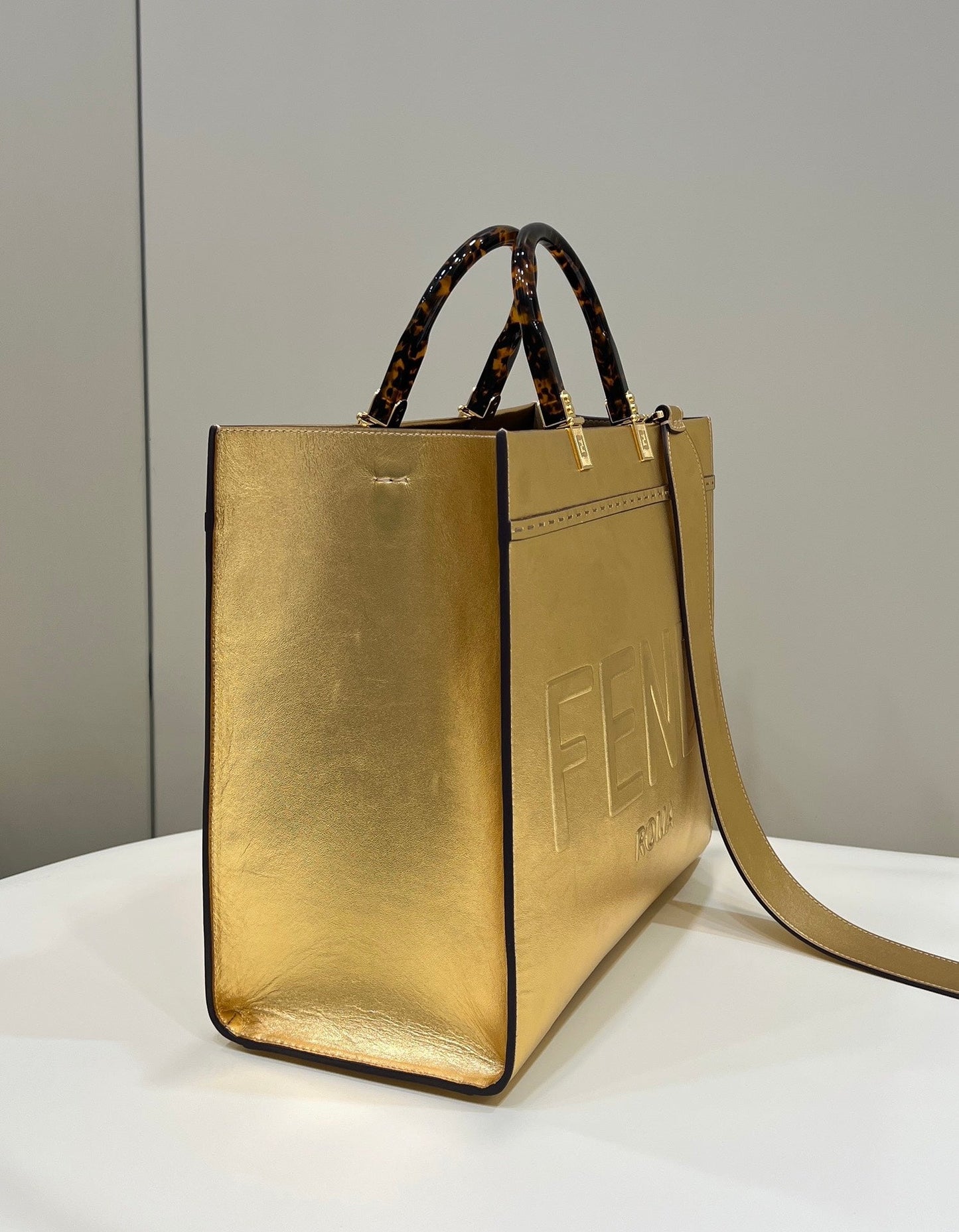Luxury FendiSHINE LARGE 35 TOTE IN GOLDEN CALFSKIN
