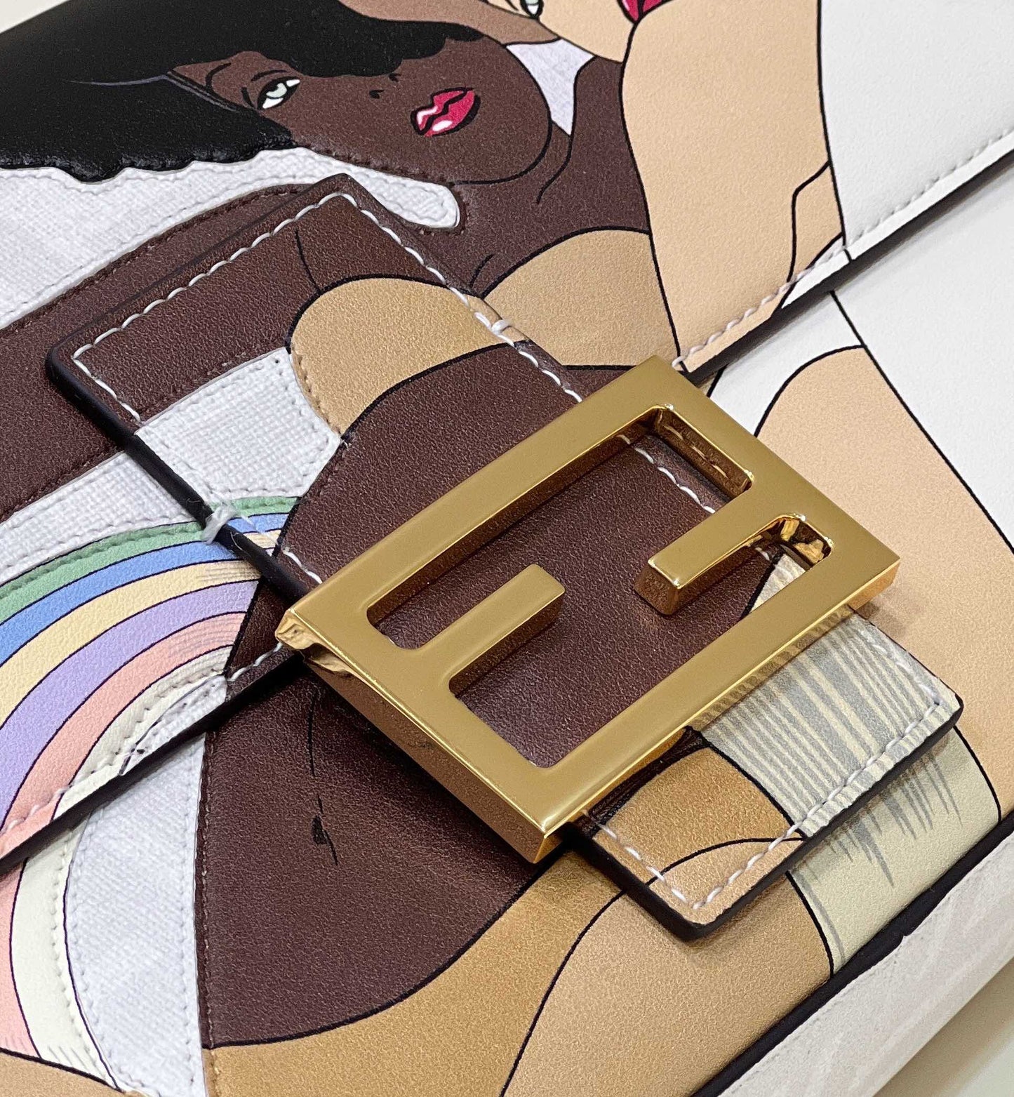 Luxury FendiLuxury Fendi27 BAGUETTE BAG IN WHITE CALFSKIN ATTACH STICKER GOLD HARDWARE