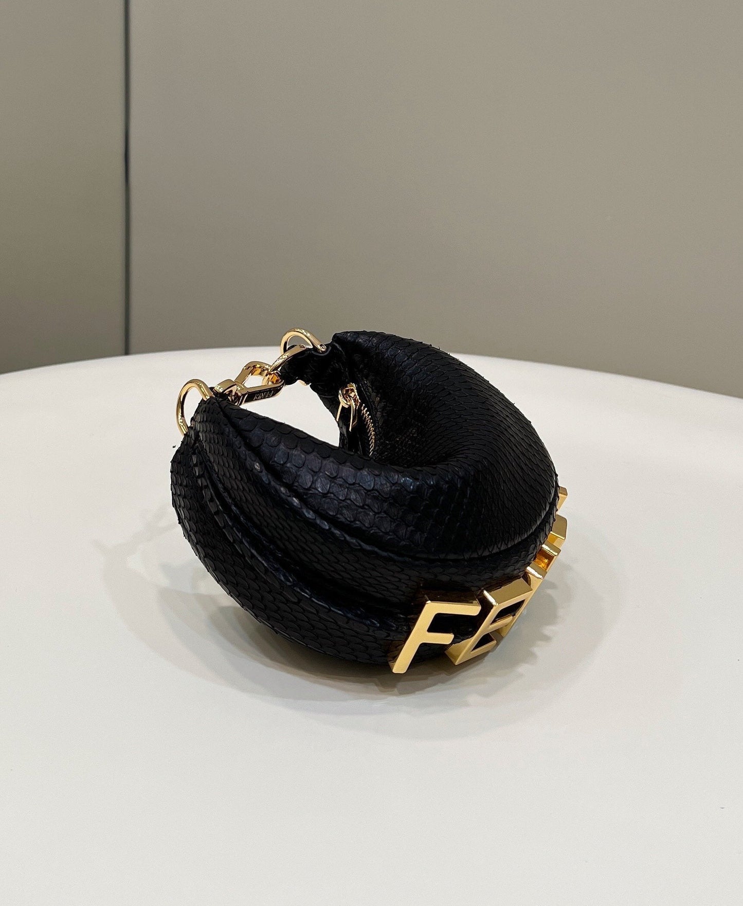Luxury FendiFENDIGRAPHY MINI 16 BAG IN BLACK CALFSKIN GOLD HARDWARE