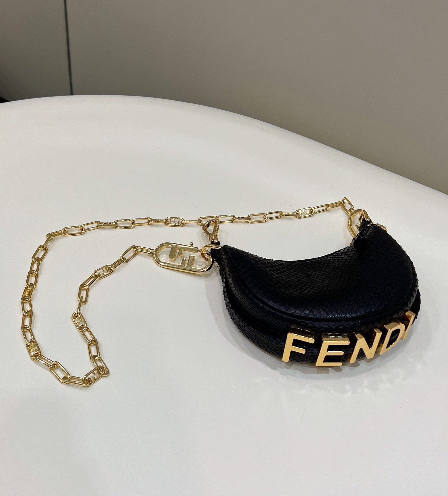 Luxury FendiFENDIGRAPHY MINI 16 BAG IN BLACK CALFSKIN GOLD HARDWARE