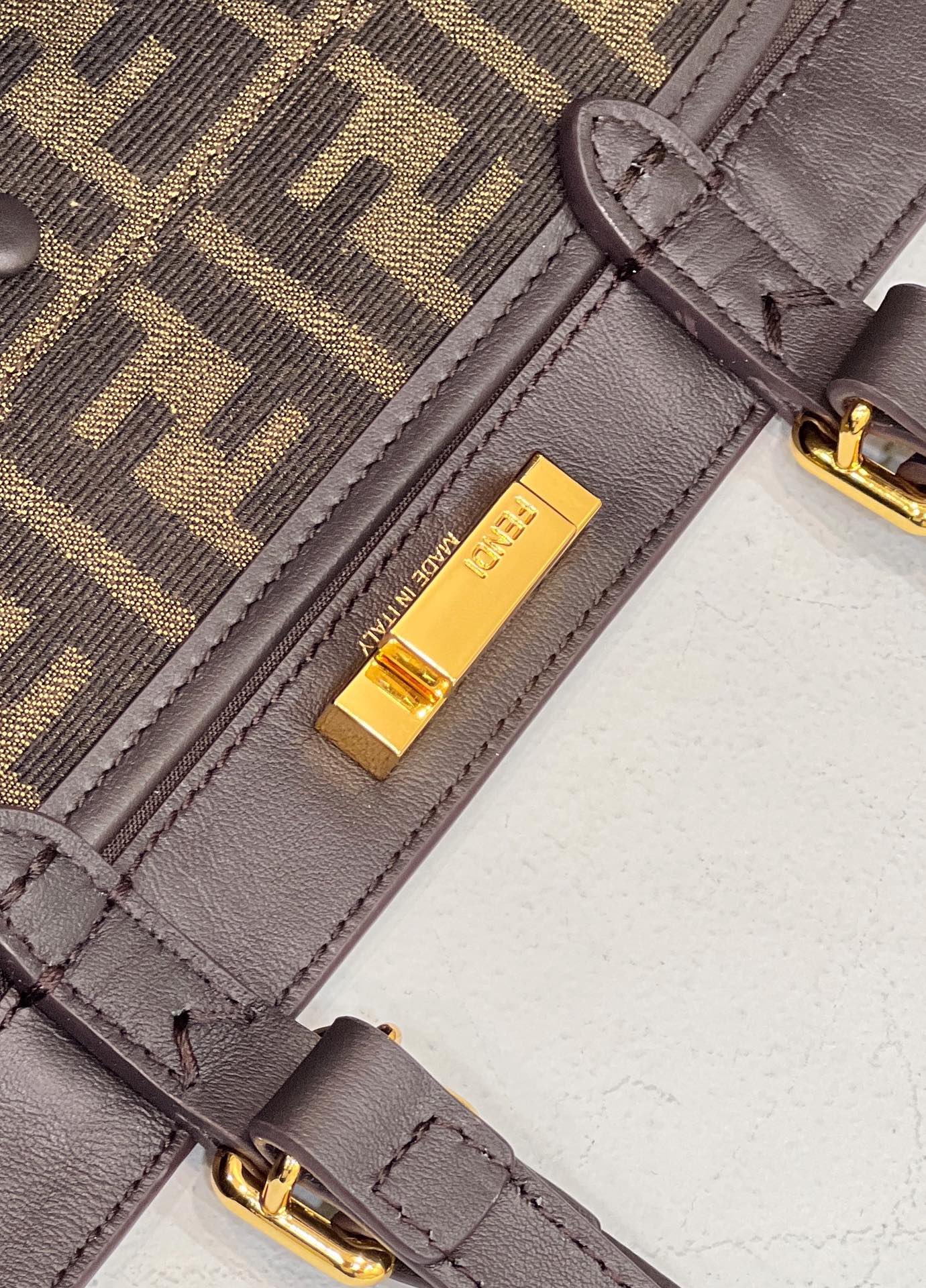 Luxury FendiLuxury FendiTOTE 41 BAG IN BROWN MIX BLACK MONOGRAM CANVAS GOLD HARDWARE