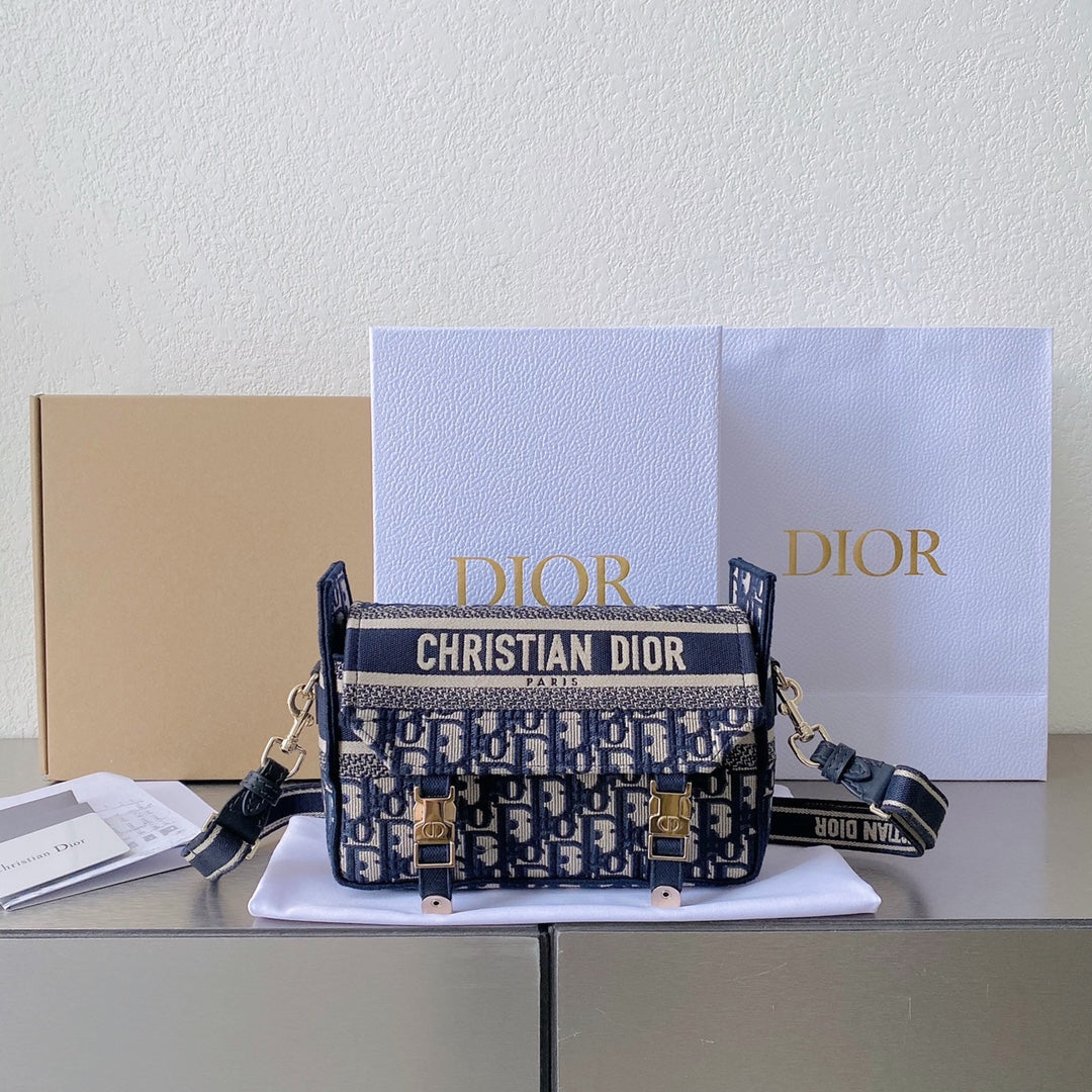 Luxury DiorSMALL  DIORCAMP BAG 23 OBLIQUE BLUE EMBROIDERY