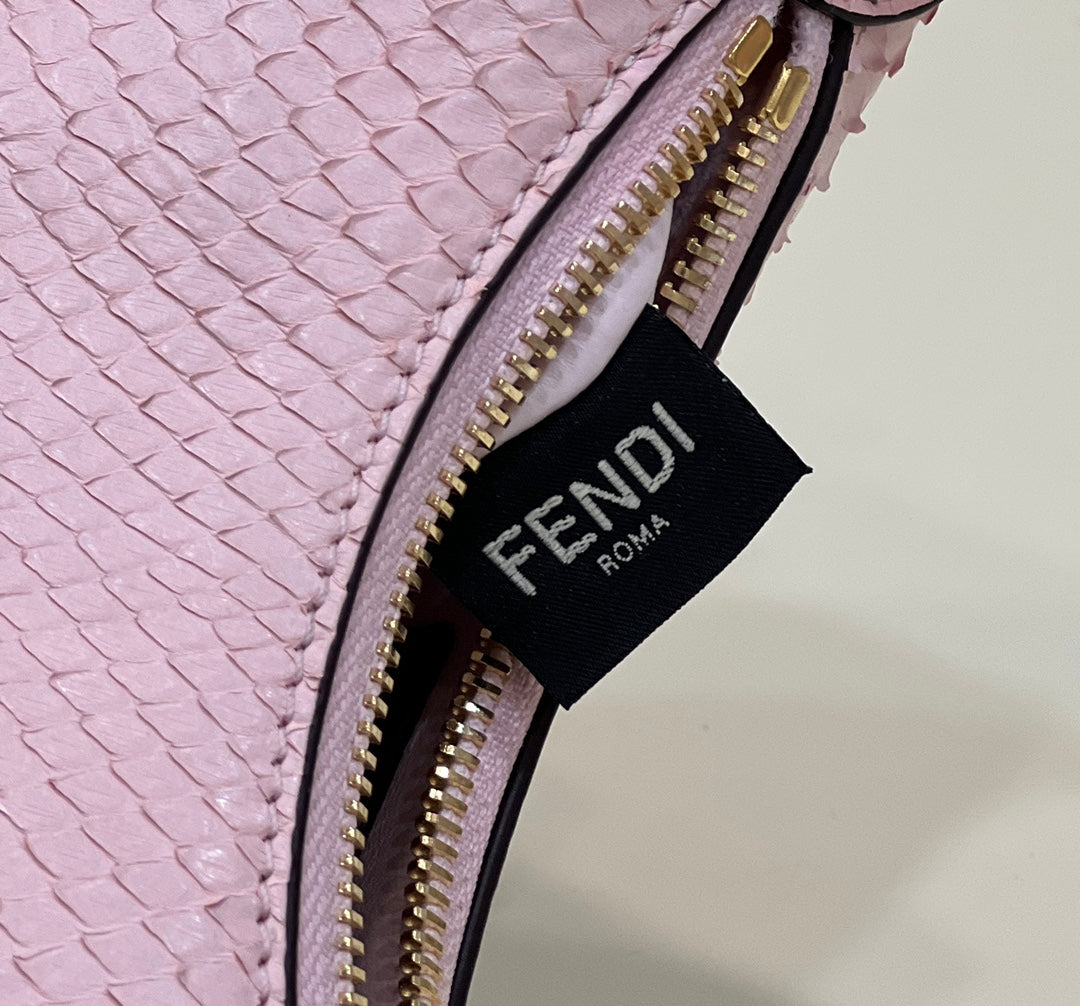 Luxury FendiFENDIGRAPHY MINI 16 BAG IN LIGHT PINK CALFSKIN GOLD HARDWARE