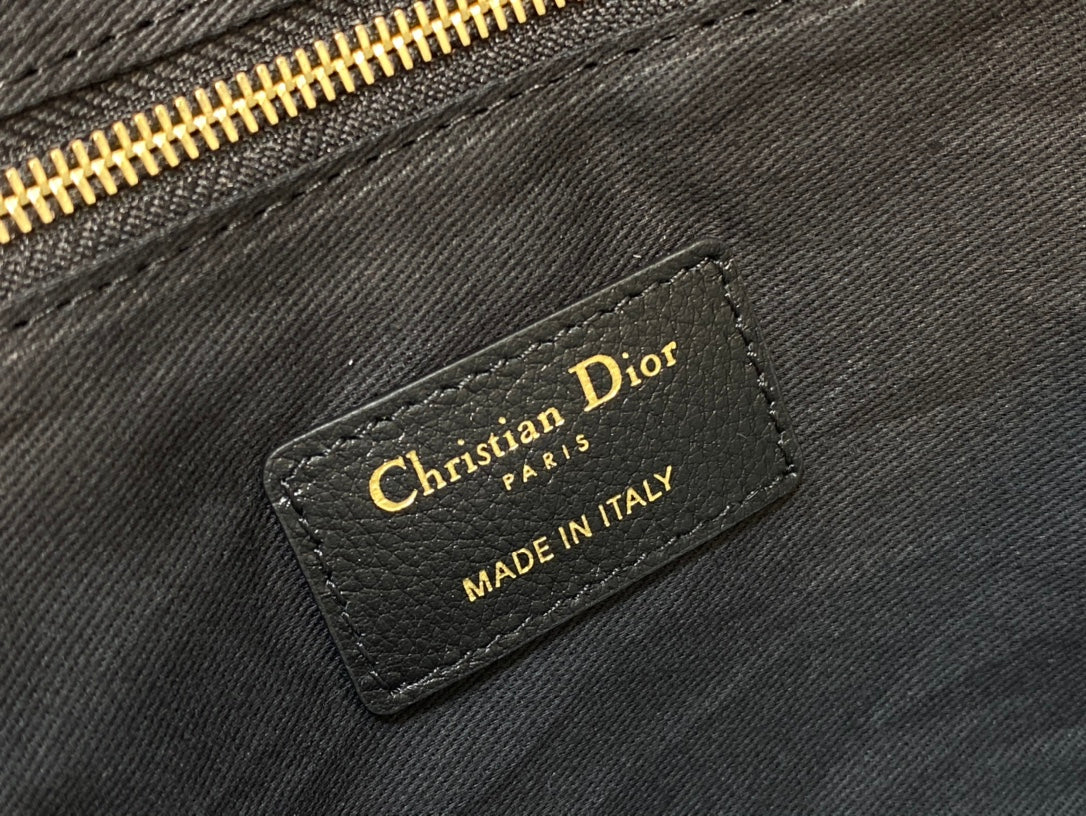 Luxury Diorlarge caro daily black calfskin pouch