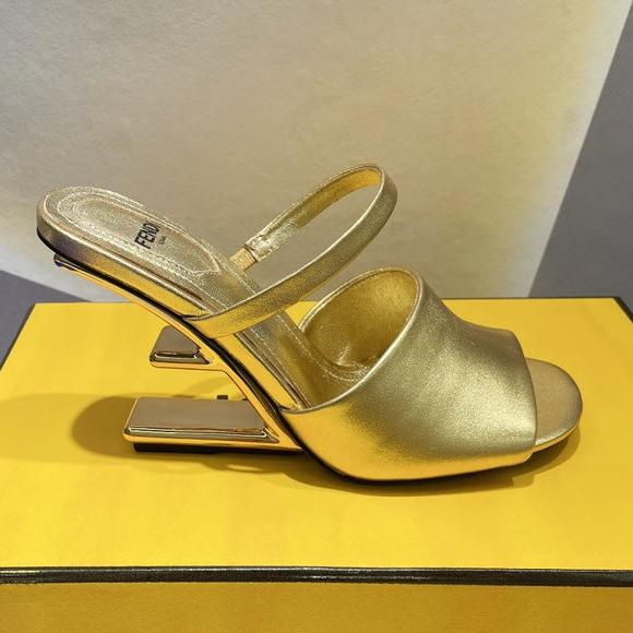Luxury FendiLuxury FendiFIRST 95 MM HIGH-HEELED SANDAL IN GOLDEN LAMBSKIN GOLD HARDWARE