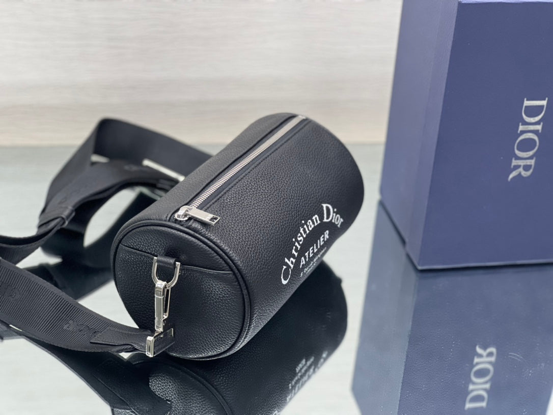 Luxury DiorROUND BUCKET 21 BAG IN BLACK LAMBSKIN