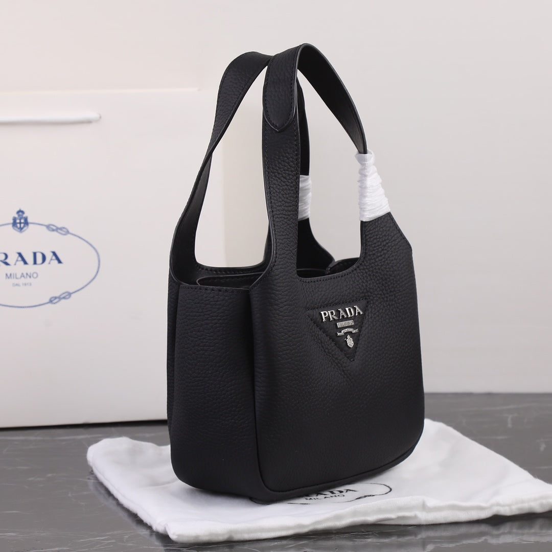 Luxury Prada18 DYNAMIQUE LOGO TOTE BAG IN BLACK CALFSKIN