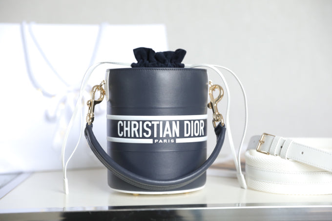 Luxury DiorVIBE 18 BUCKET BAG IN BLACK CALFSKIN