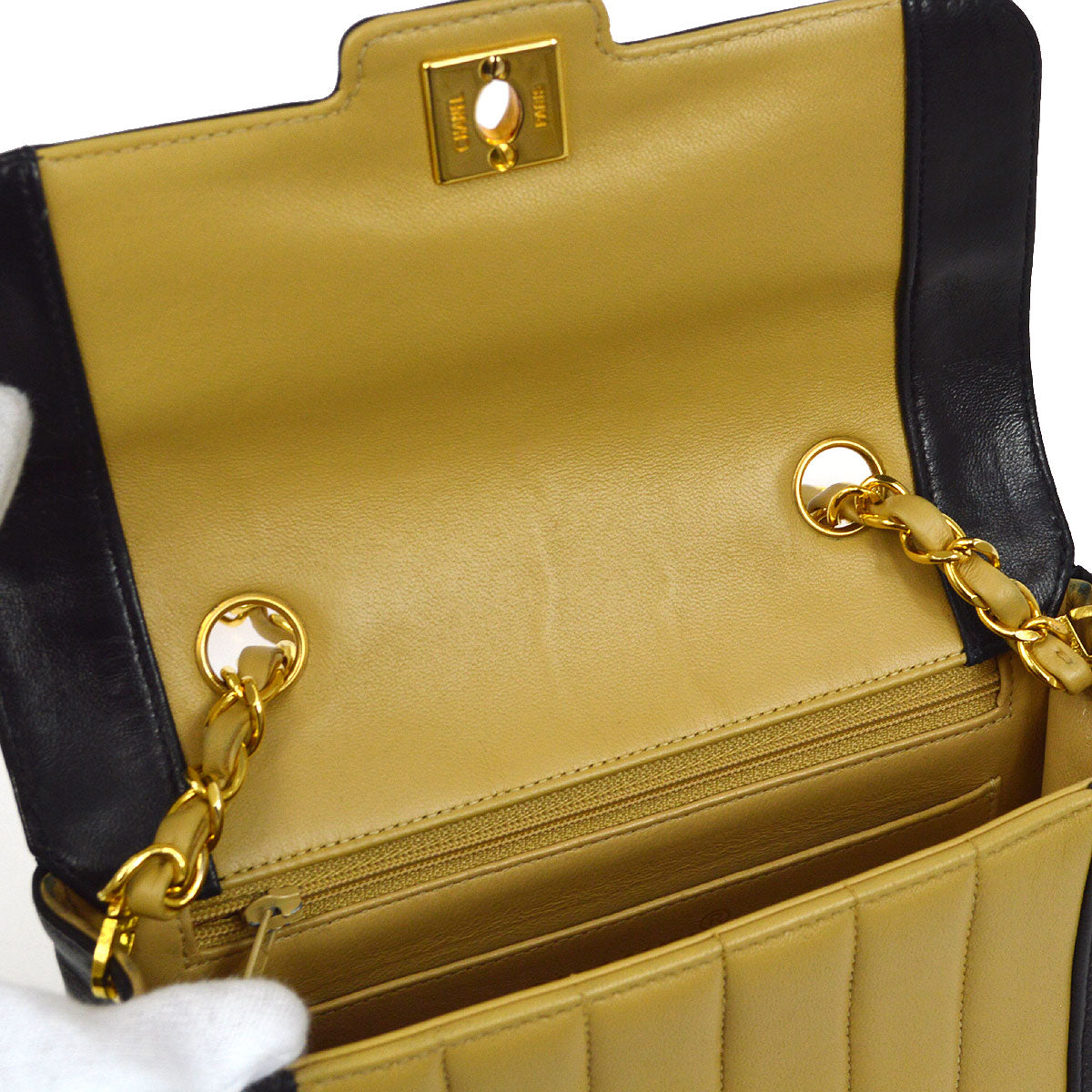 CHANEL★ 1991-1994 Lambskin Vertical Border Flap Mini 44032