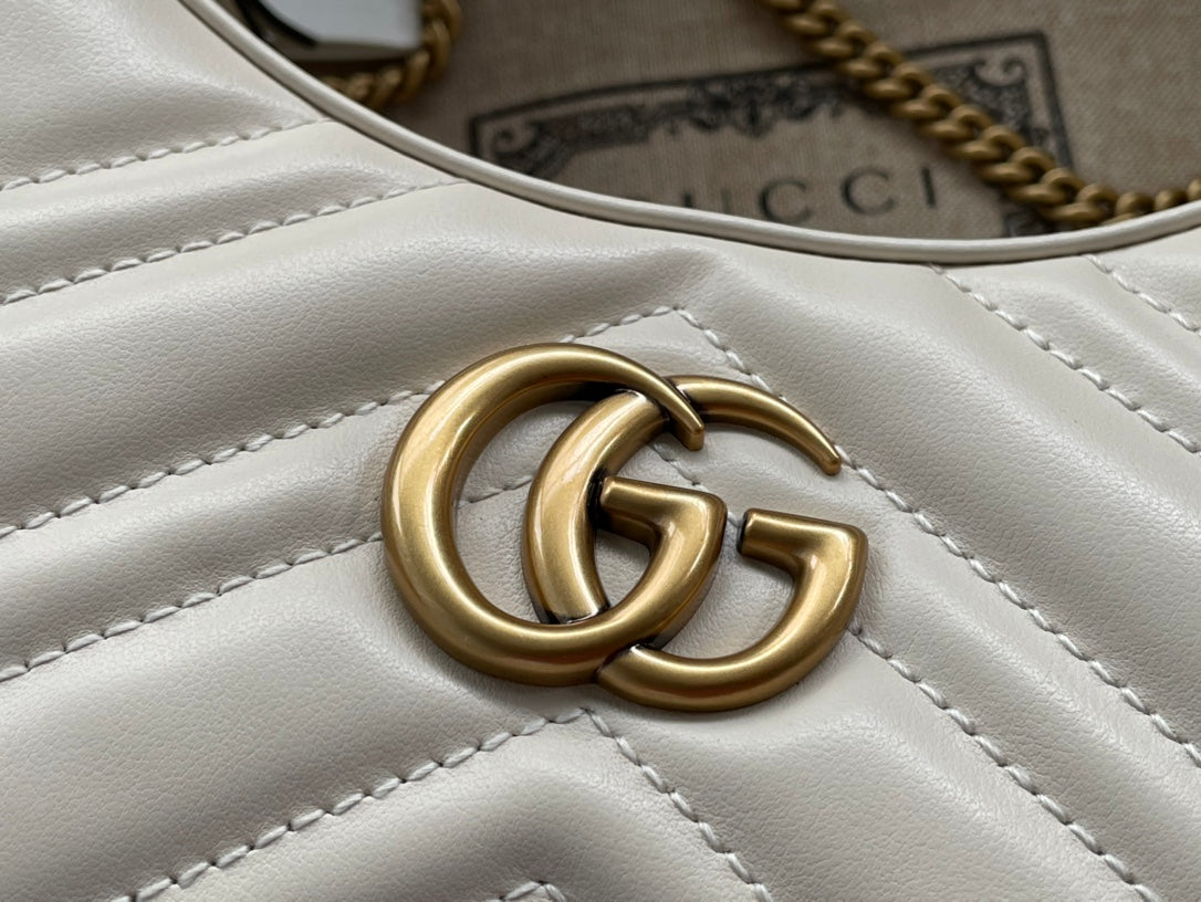 Luxury Gucci MARMONT SHOULDER BAG 21 IN WHITE CALFSKIN GOLD HARDWARE