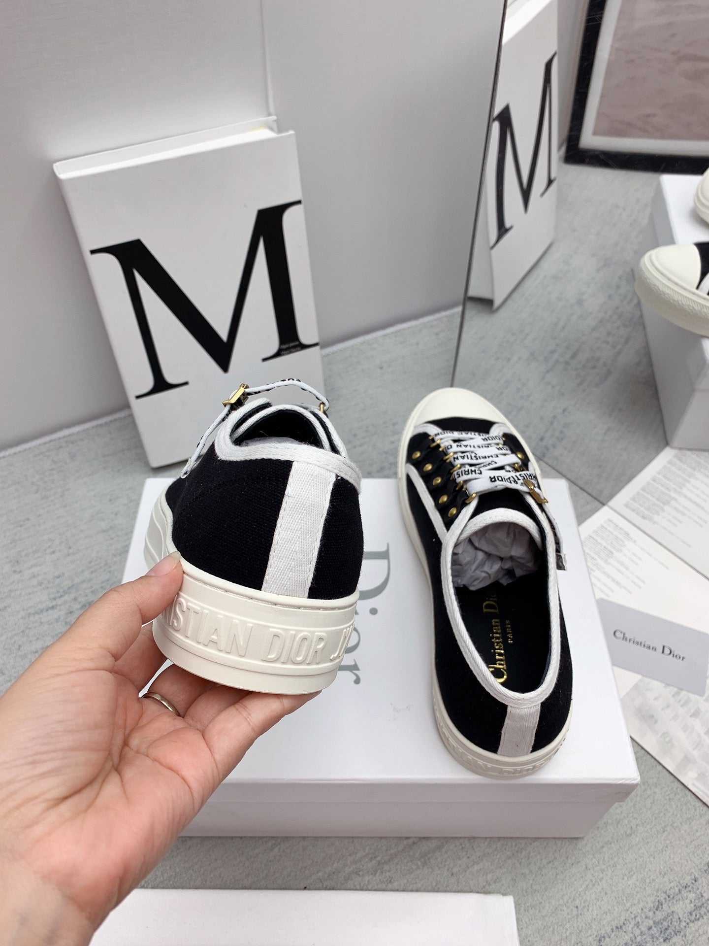 Luxury Diorwalkn sneaker black white canvas