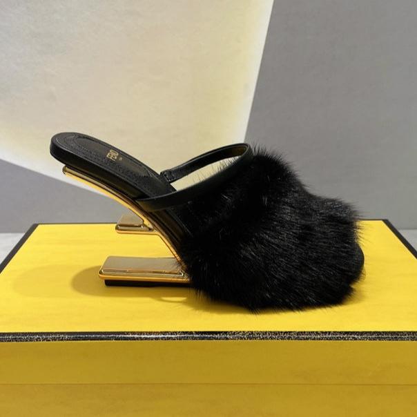 Luxury FendiLuxury FendiFIRST HIGH HEEL 95 MM SANDAL IN BLACK MINK FUR