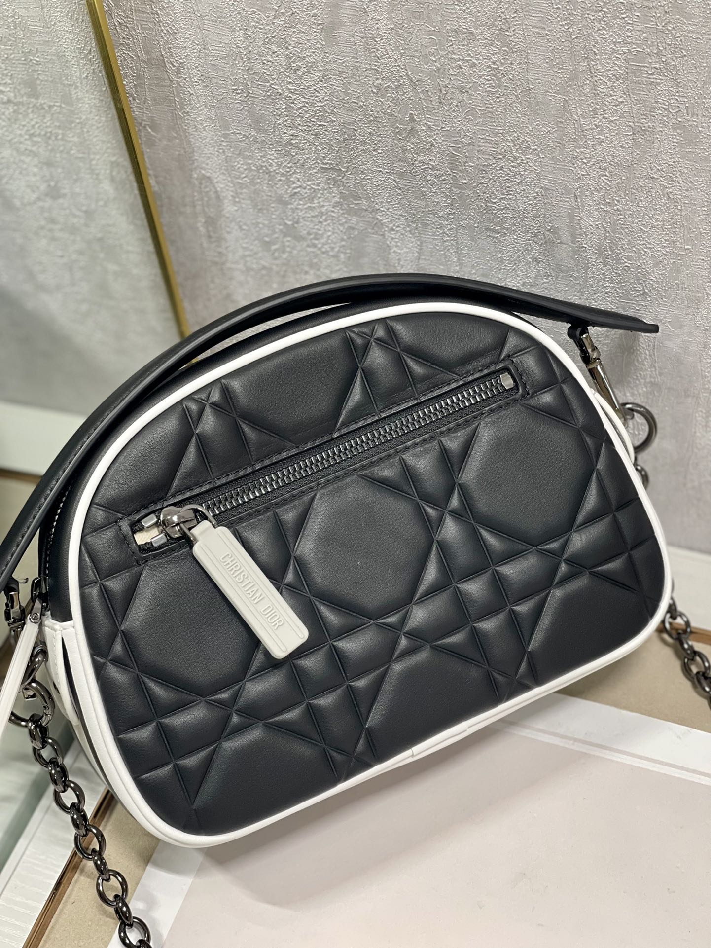 Luxury DiorVIBE HOBO 22 BAG IN BLACK CALFSKIN