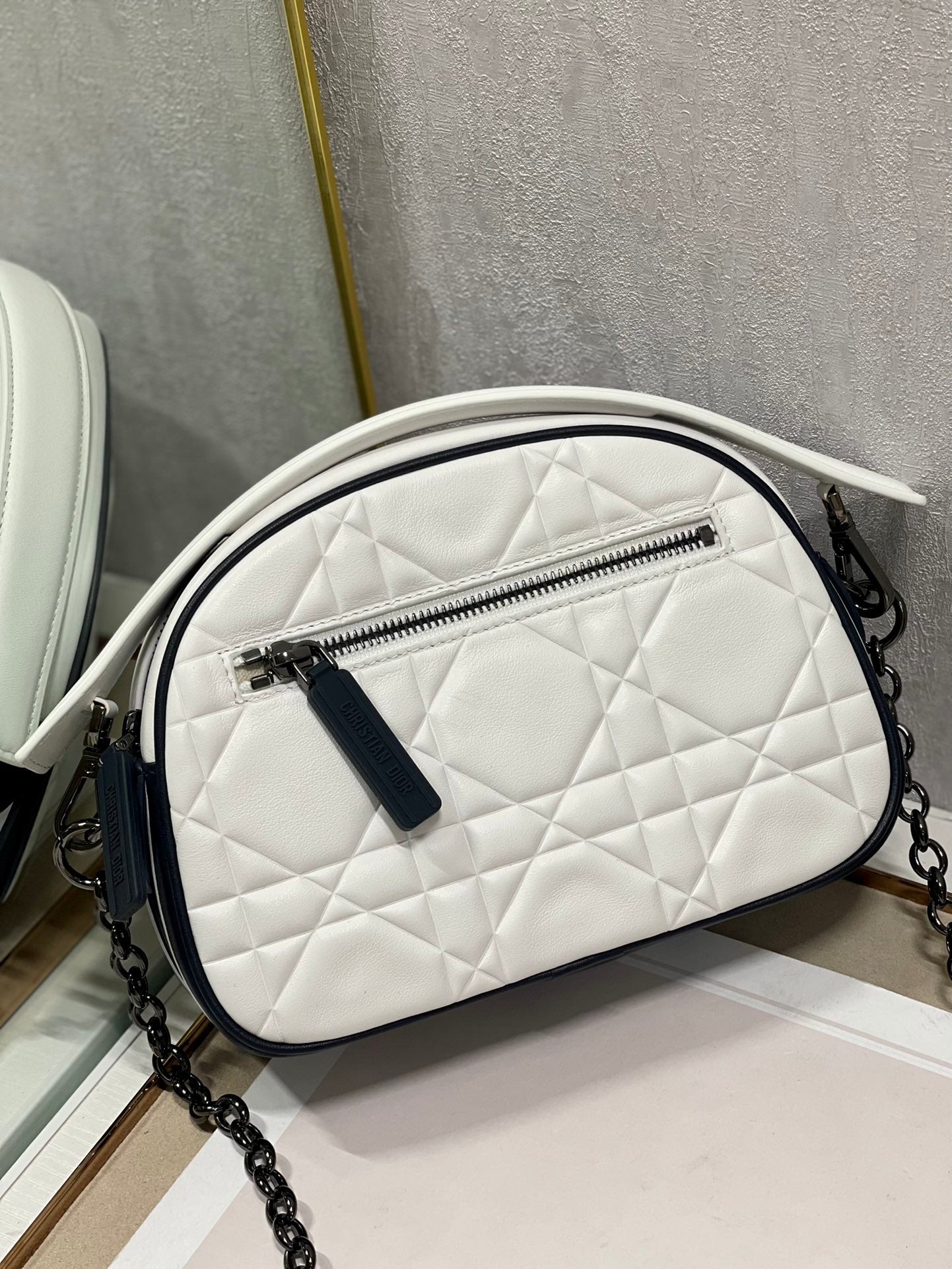 Luxury DiorVIBE HOBO 22 BAG IN WHITE CALFSKIN