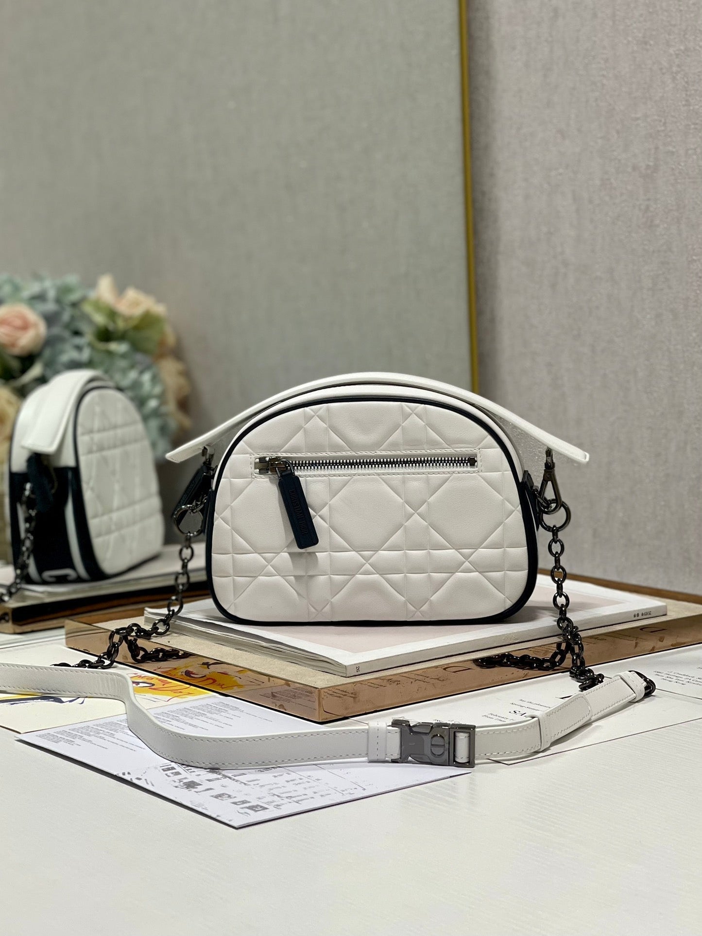 Luxury DiorVIBE HOBO 22 BAG IN WHITE CALFSKIN