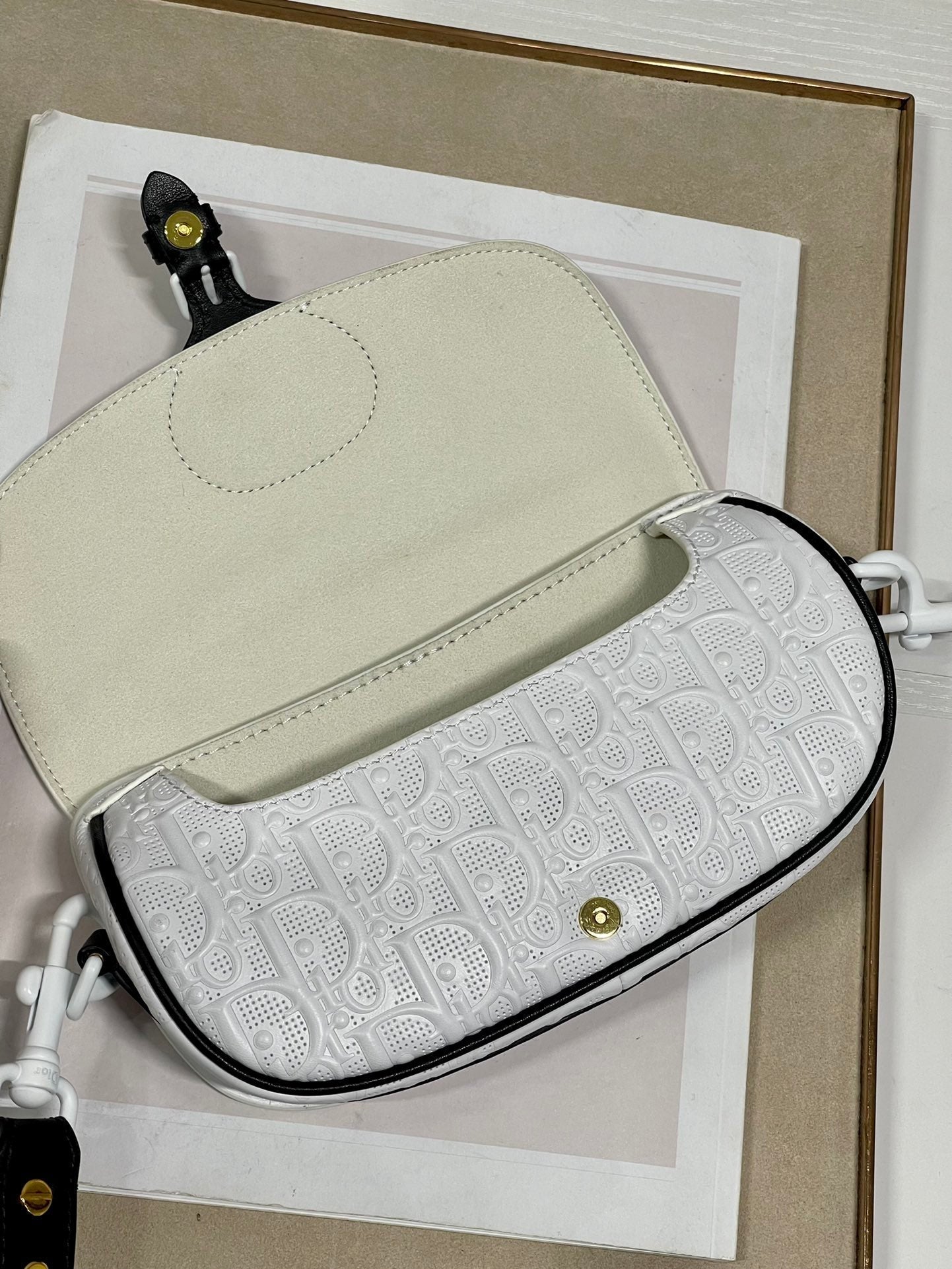 Luxury DiorBOBBY EAST-WEST 21 BAG IN WHITE LAMBSKIN