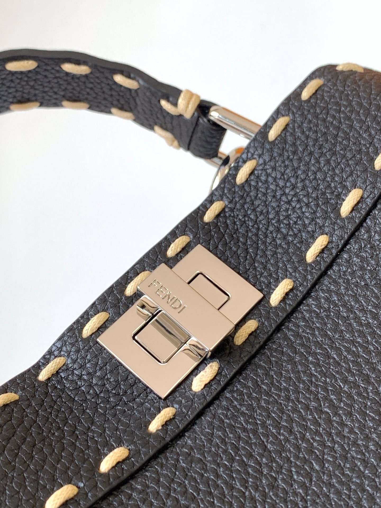 Luxury FendiPeekaboo Mini Selleria Bag 23cm black leather shw with 220 hand-sewn stitches