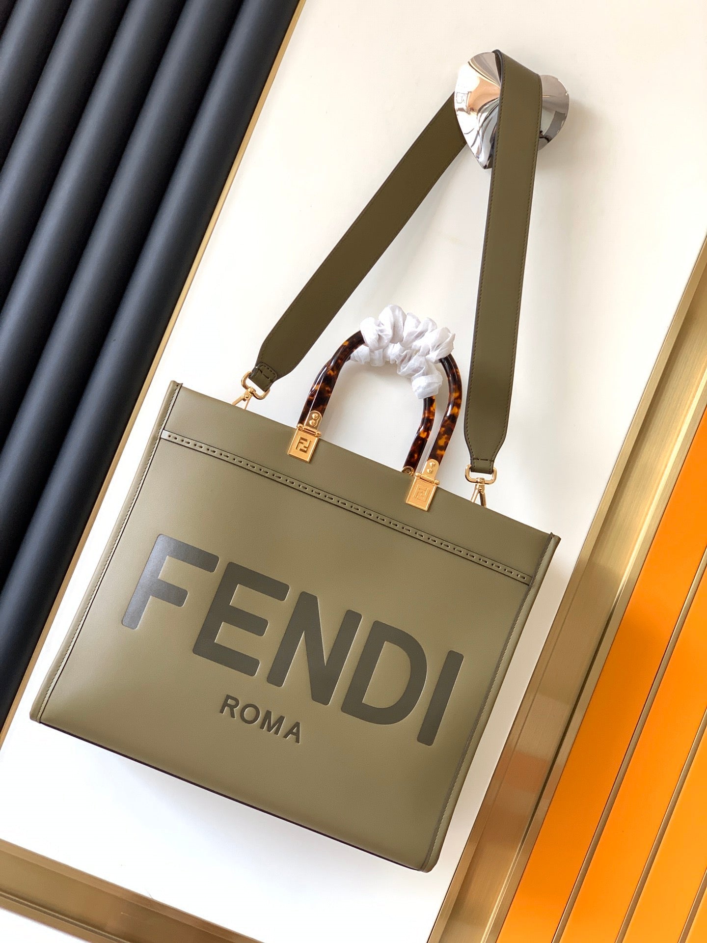Luxury FendiFend Sunshine Medium Bag 35 Olive Leather
