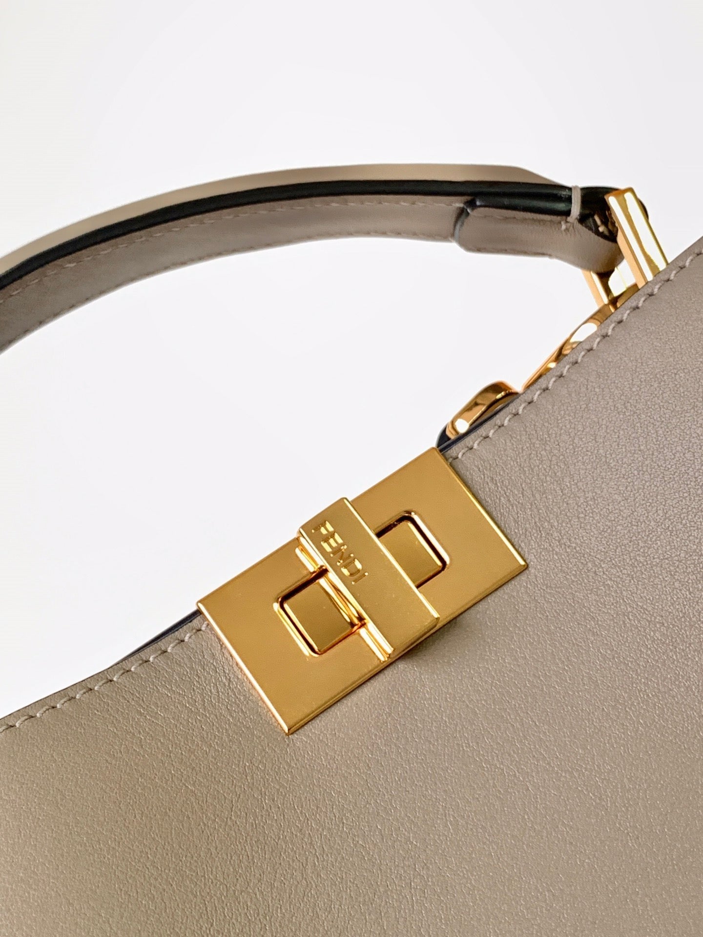 Luxury FendiPeekaboo ISeeU Small 27cm Bag brown lambskin gold hardware