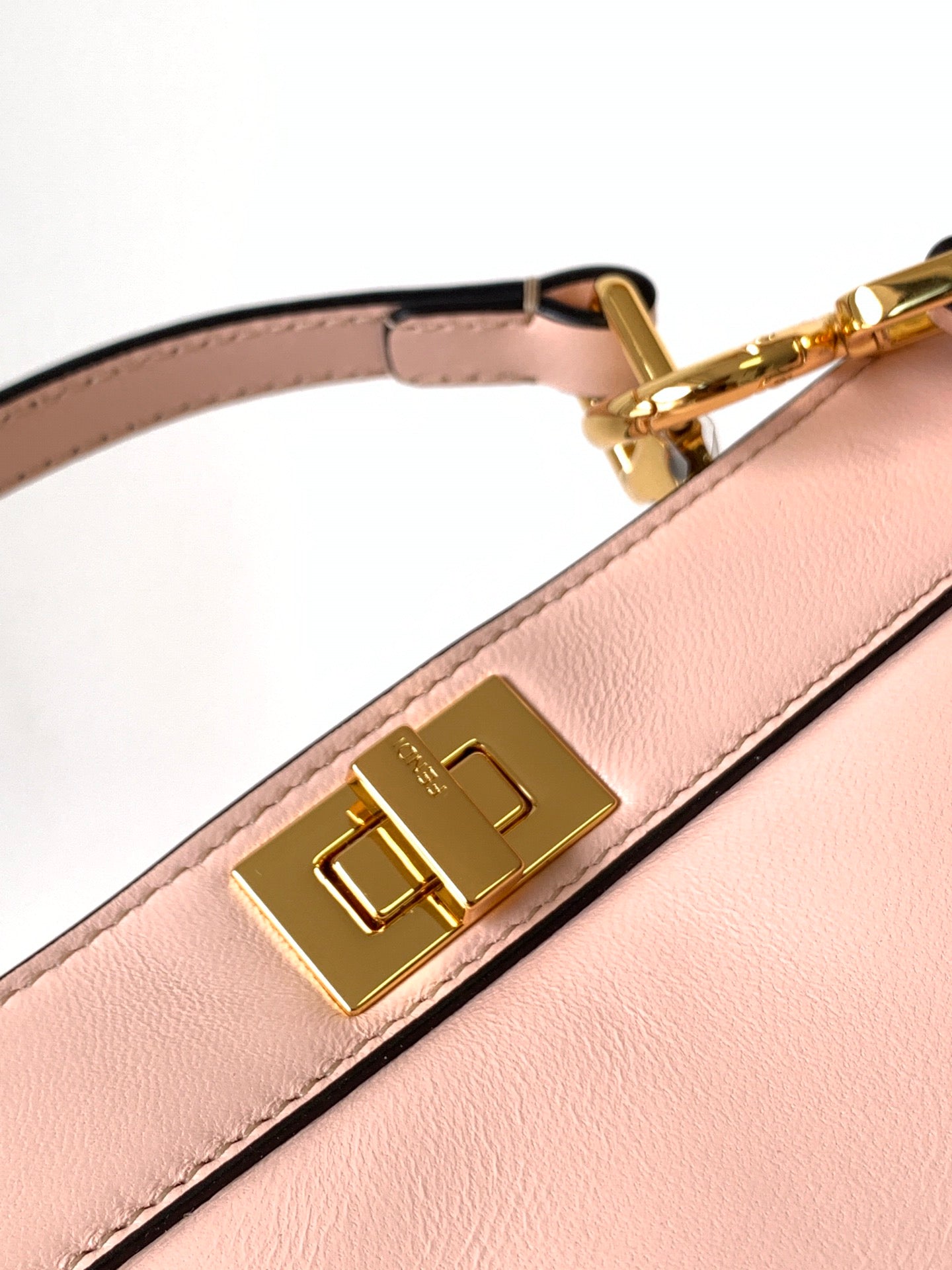 Luxury FendiPeekaboo ISeeU Petite 20 Bag Pink Lambskin Ghw