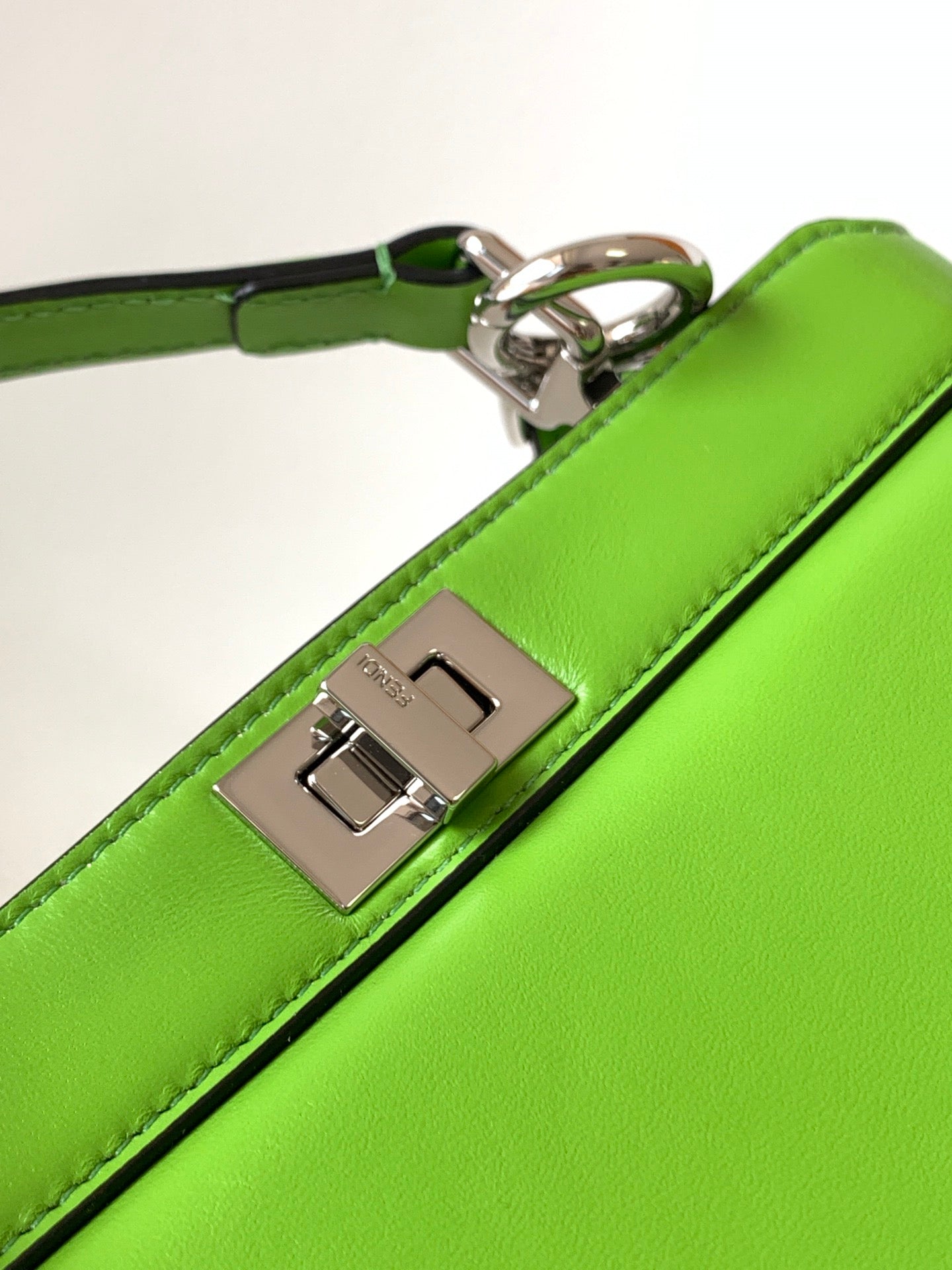Luxury FendiPeekaboo ISeeU Petite 20 Bag Green Lambskin Shw
