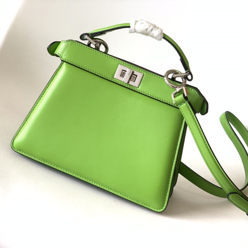 Luxury FendiPeekaboo ISeeU Petite 20 Bag Green Lambskin Shw