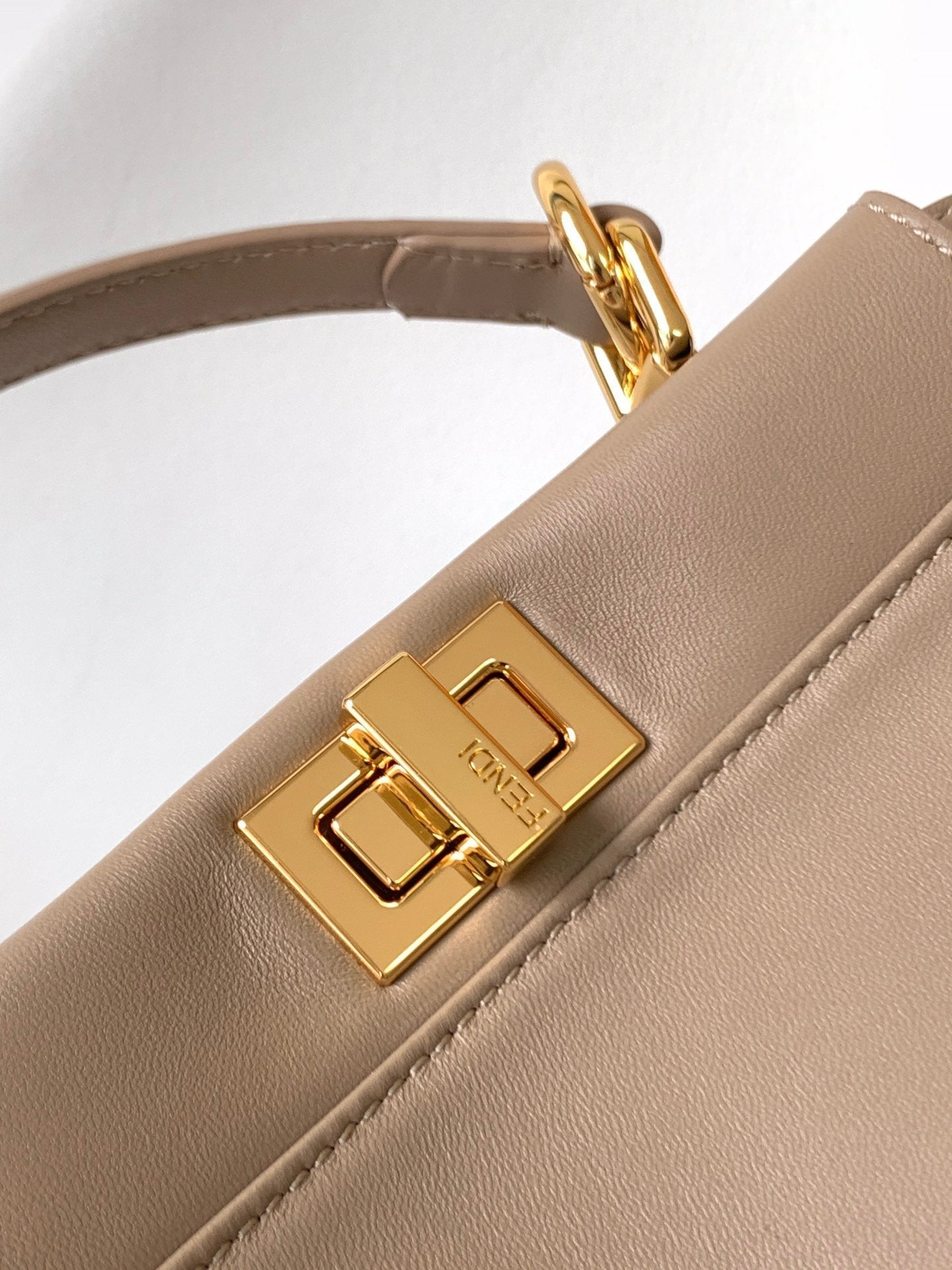 Luxury FendiPeekaboo Mini 23cm Bag light brown lambskin gold hardware