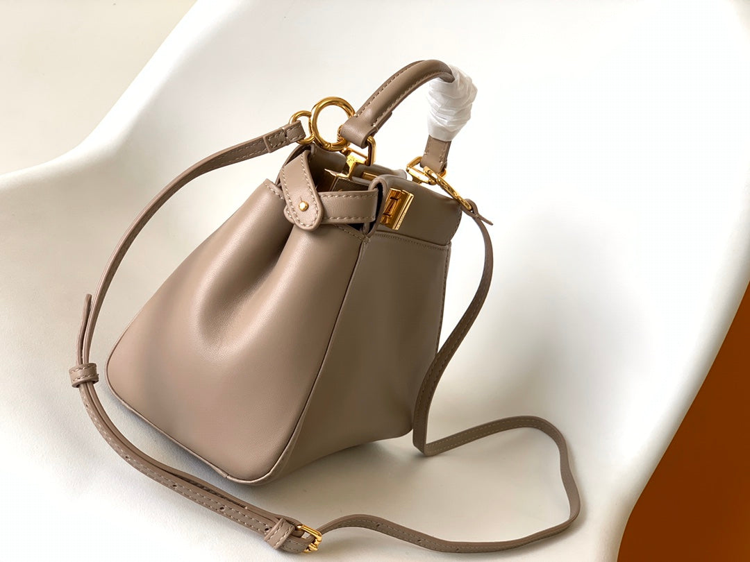 Luxury FendiPeekaboo Mini 23cm Bag light brown lambskin gold hardware