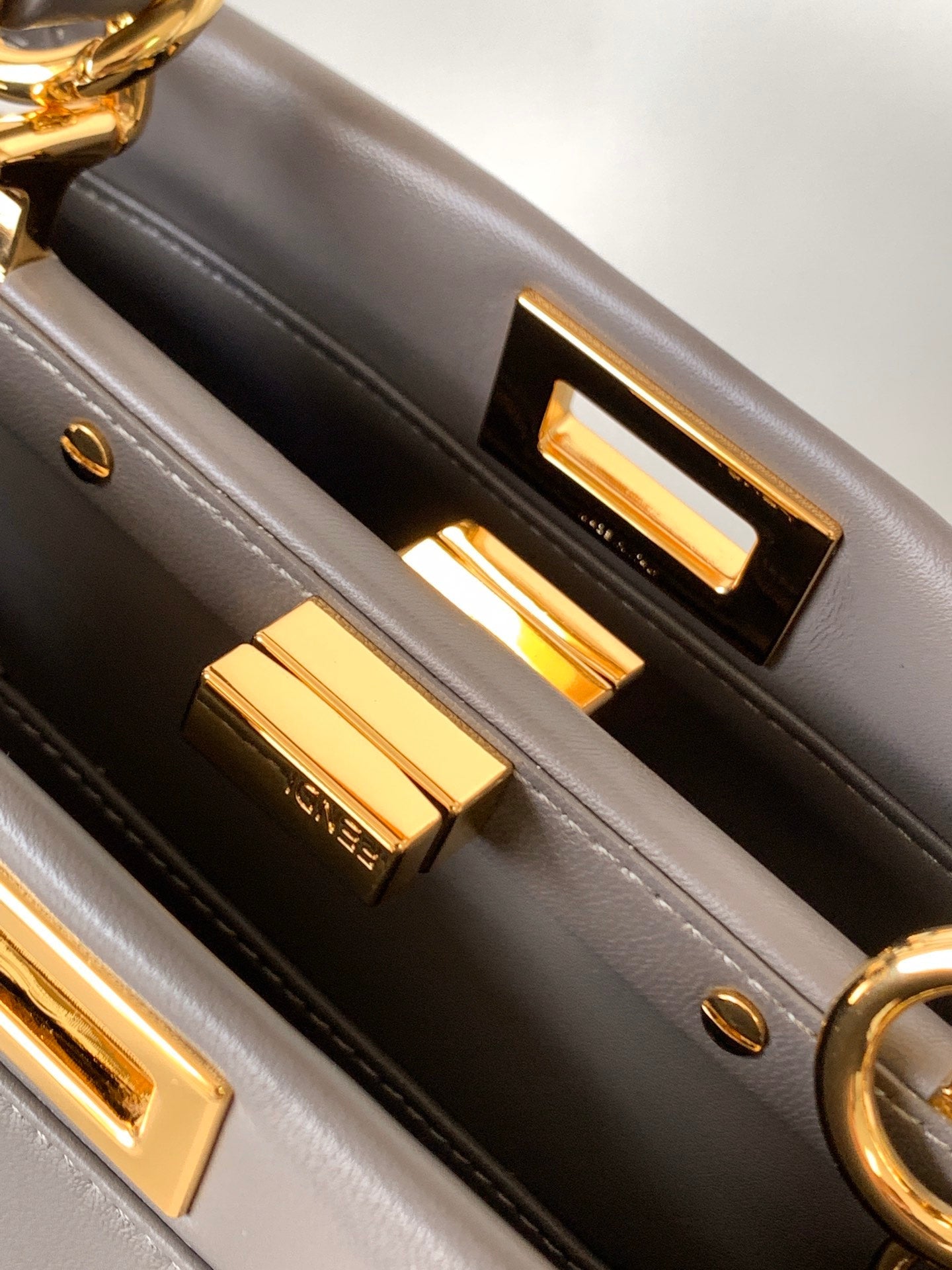 Luxury FendiPeekaboo Mini 23cm Bag taupe lambskin gold hardware