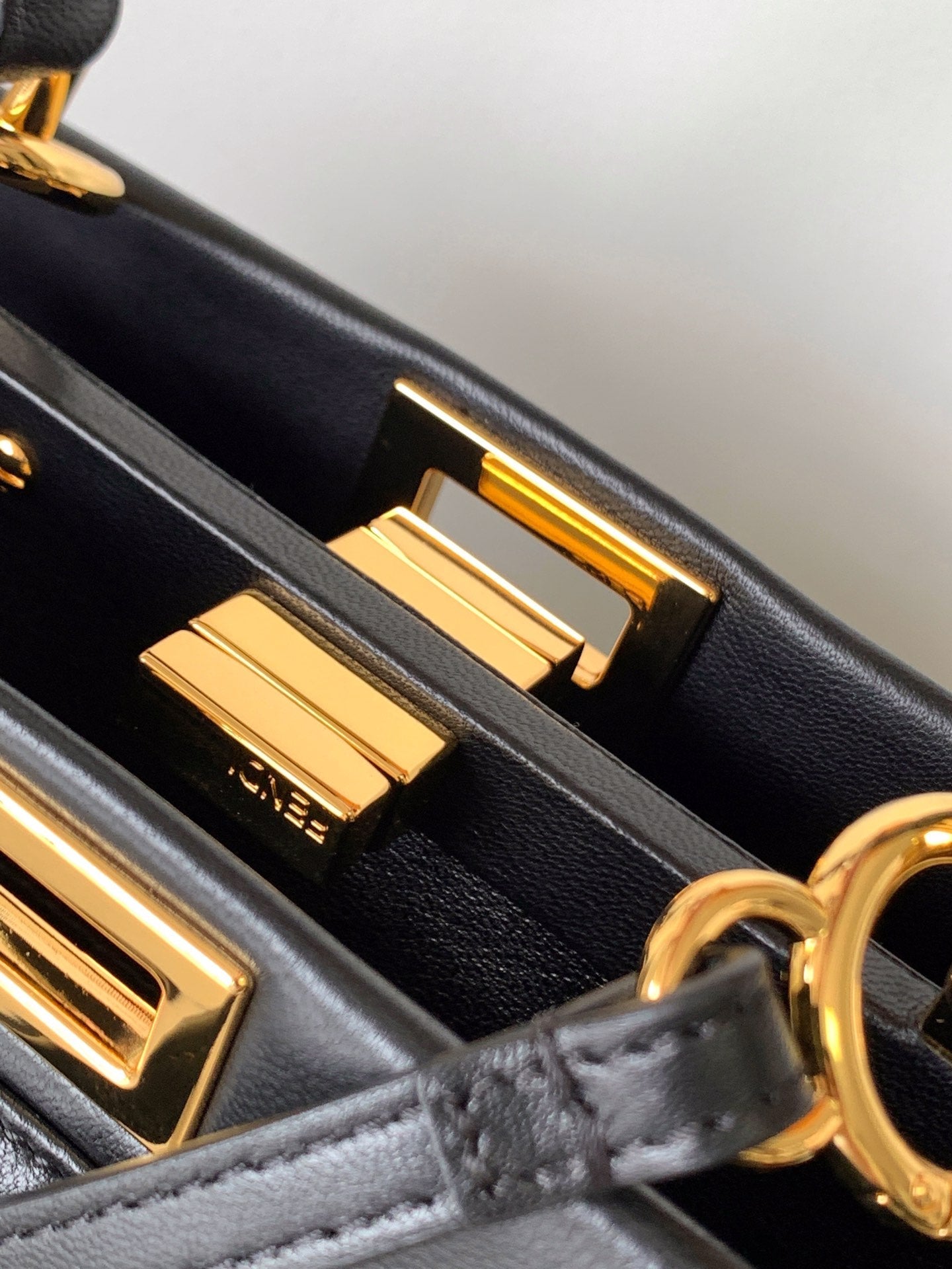 Luxury FendiPeekaboo Mini 23cm Bag black lambskin gold hardware