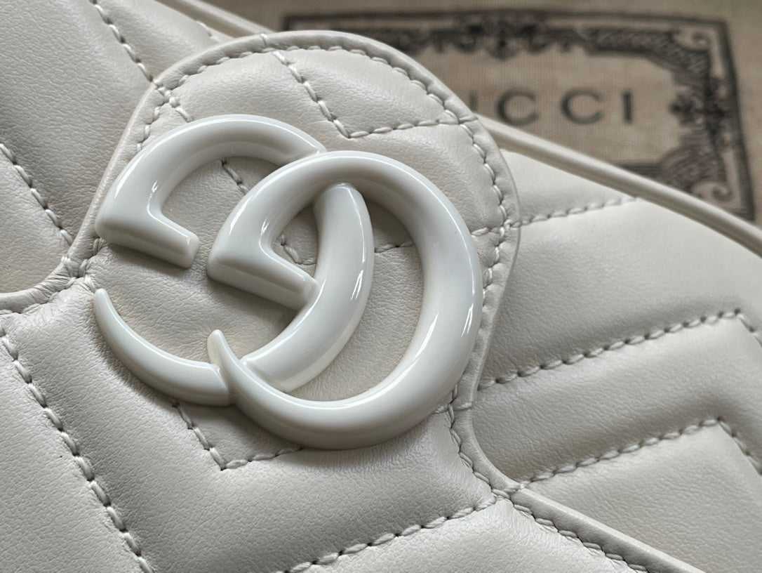 Luxury Gucci MARMONT MINI HANDBAG 16 IN WHITE CALFSKIN