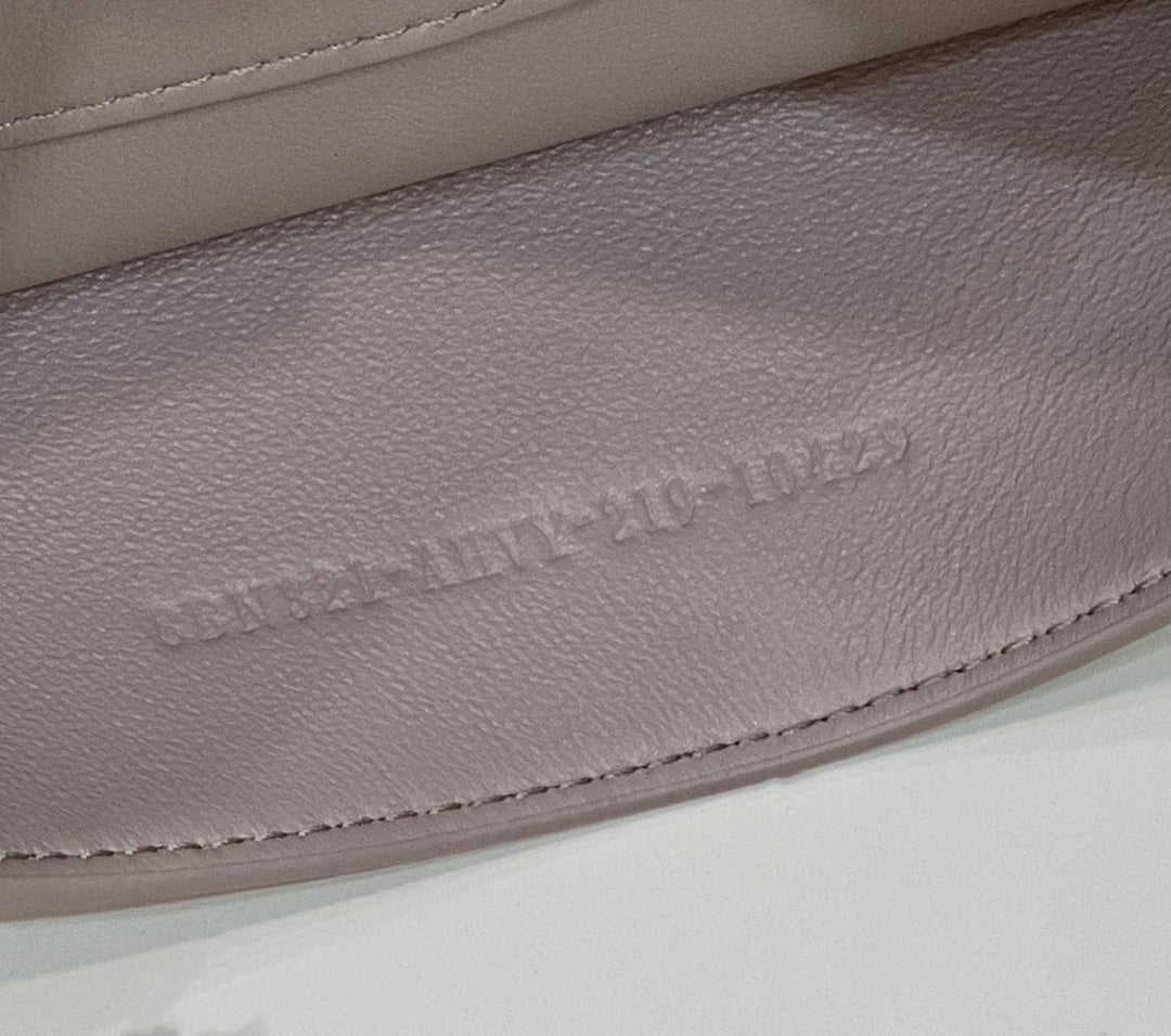 Luxury FendiPEEKABOO ISEEU 34 IN WHITE PERFORATED CALFSKIN GOLD HARDWARE