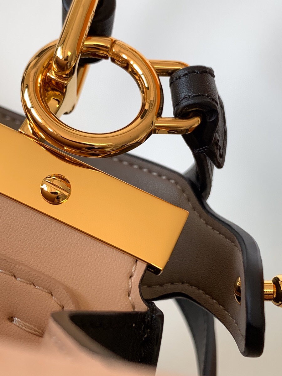 Luxury FendiPeekaboo ISeeU Small 27cm Bag black lambskin gold hardware