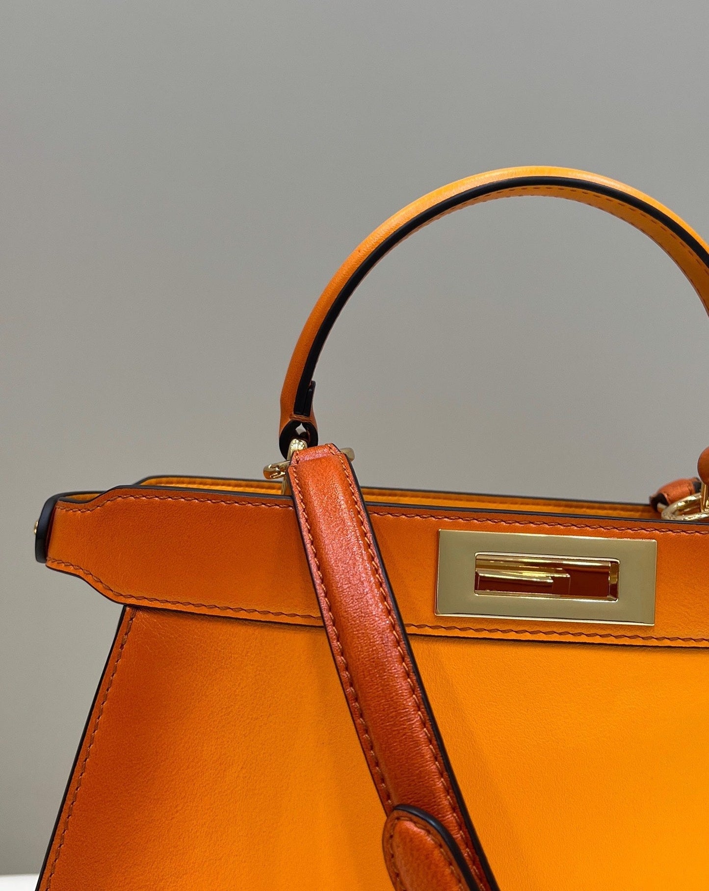 Luxury FendiPEEKABOO ISEEU 33 IN ORANGE OMBRE SMOOTH CALFSKIN GOLD HARDWARE