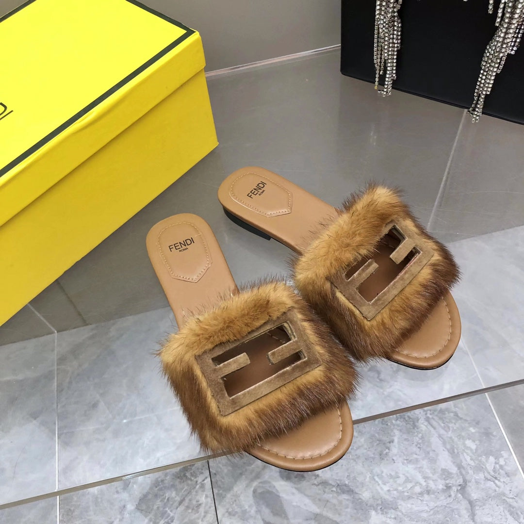 Luxury FendiLuxury FendiBAGUETTE MINK SLIDE SLIPPER IN SEPIA BROWN FUR