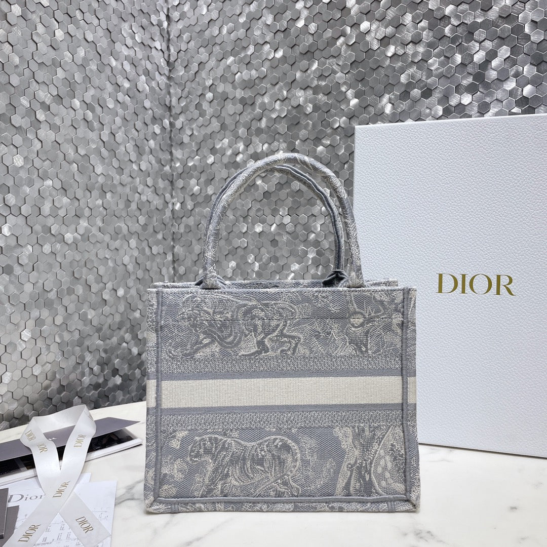 Luxury DiorSmall Book Tote 26.5cm Gradient Blue Embroidered Tiger