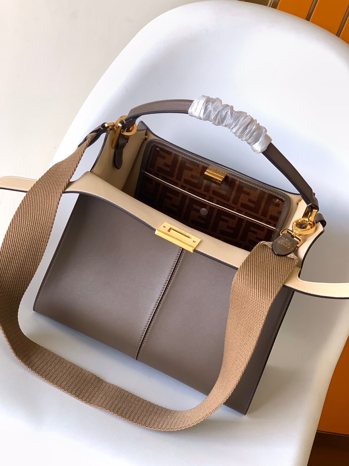 Luxury FendiPeekaboo X-lite medium 30cm Bag brown lambskin gold hardware