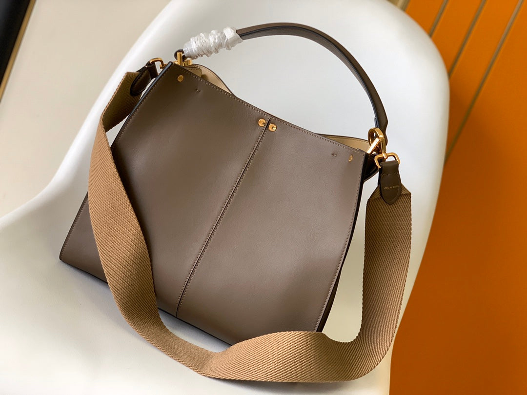 Luxury FendiPeekaboo X-lite medium 30cm Bag brown lambskin gold hardware