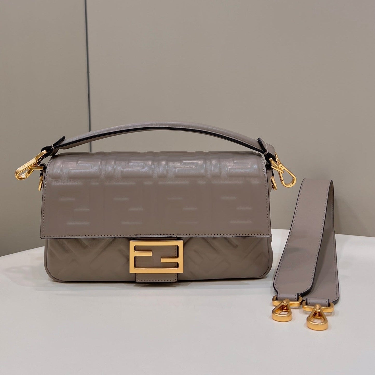 Luxury FendiBAGUETTE WITH FF MOTIF 27 IN PINE CONE SOFT LAMBSKIN GOLD HARDWARE