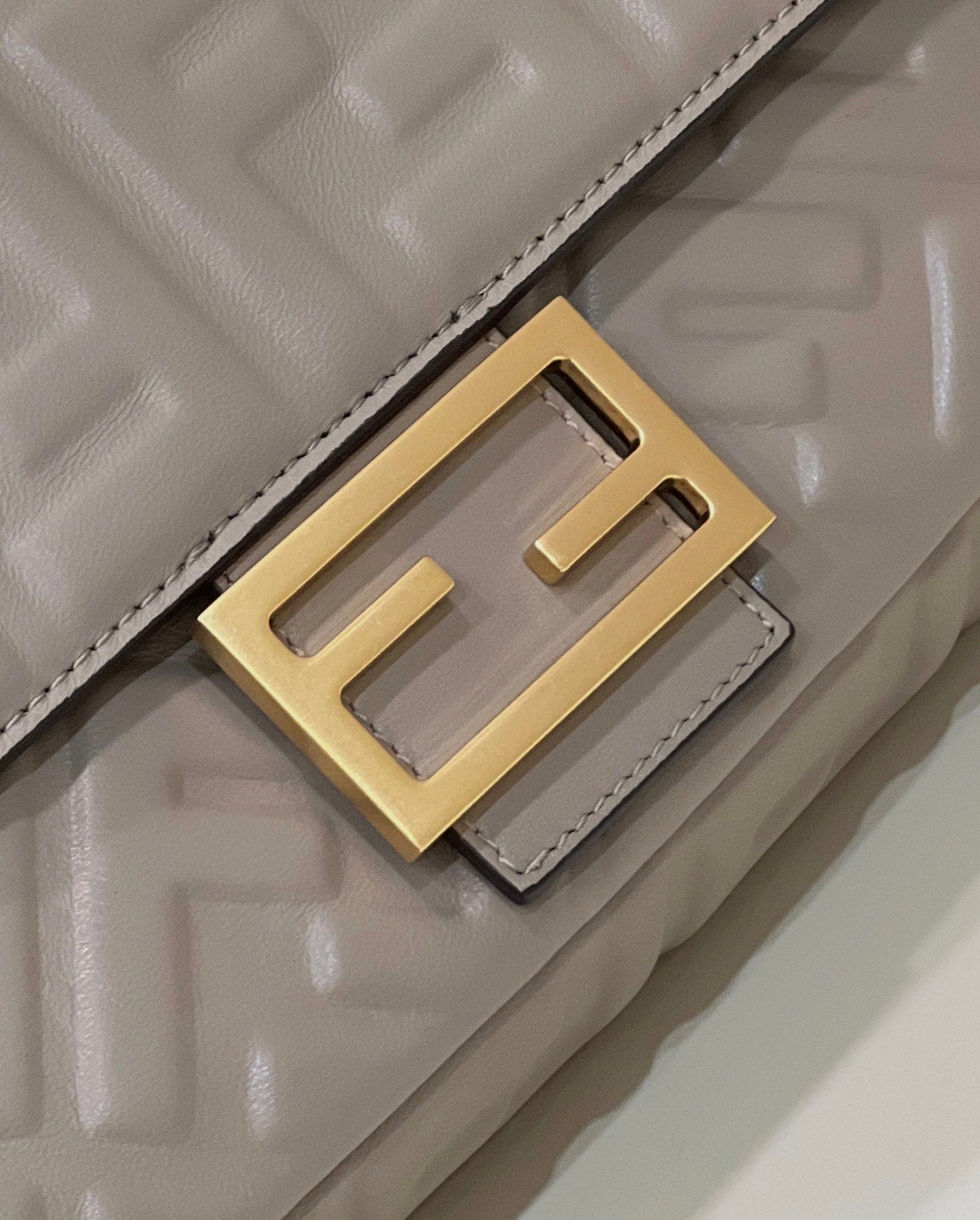 Luxury FendiBaguette 27cm Dove Grey Lambskin Gold Hardware