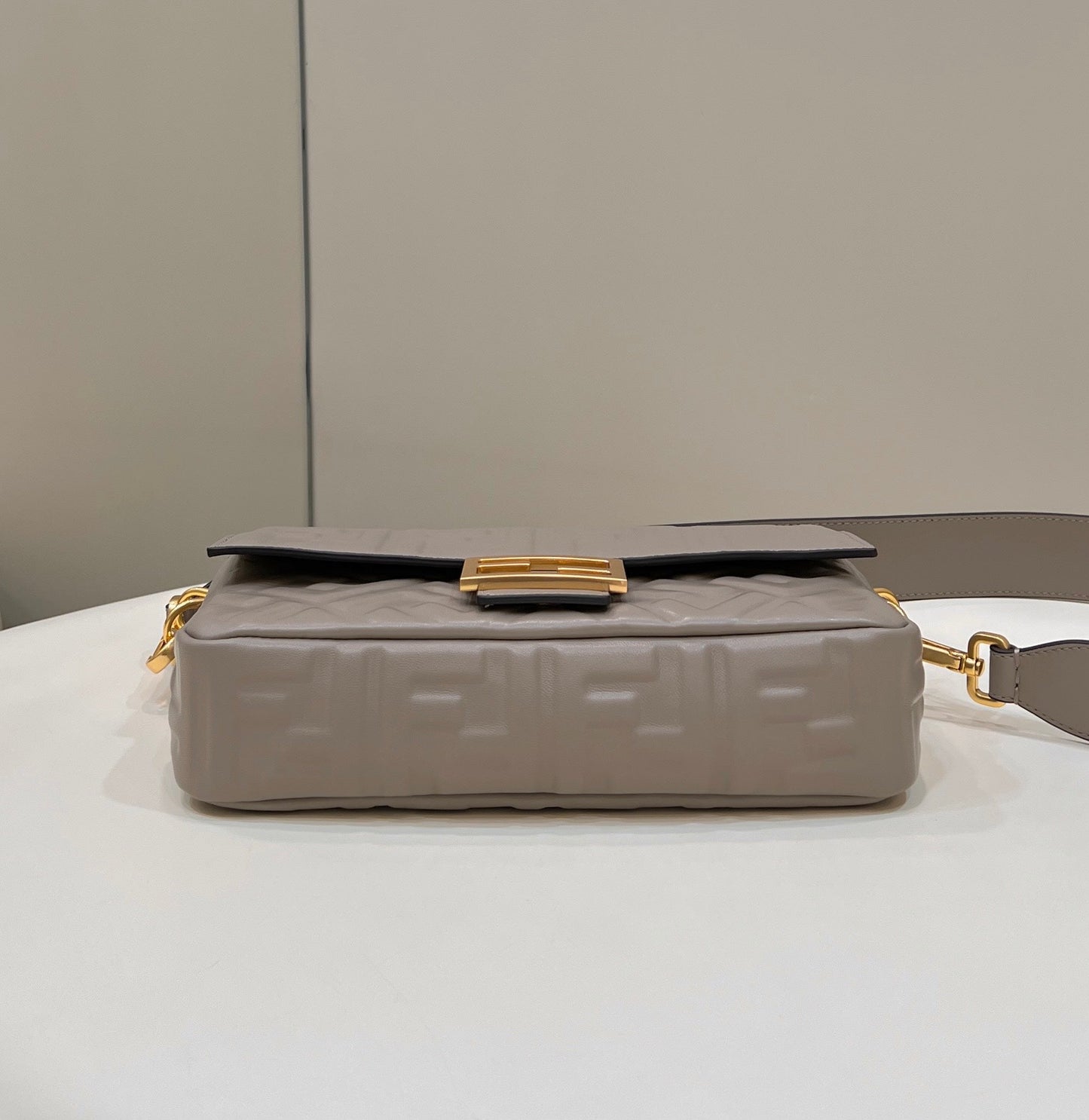 Luxury FendiBAGUETTE WITH FF MOTIF 27 IN PINE CONE SOFT LAMBSKIN GOLD HARDWARE