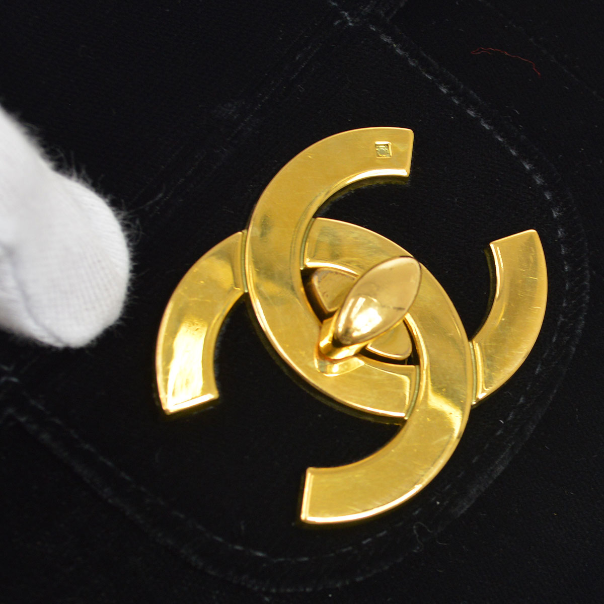 CHANEL 1994-1996 Vertical Stitch Classic Flap Jumbo Black Velvet A41370i