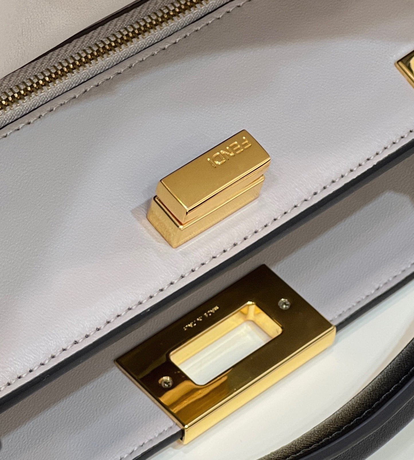 Luxury FendiLuxury FendiPEEKABOO 27 IN BLACK CALFSKIN WITH GOLD HARDWARE