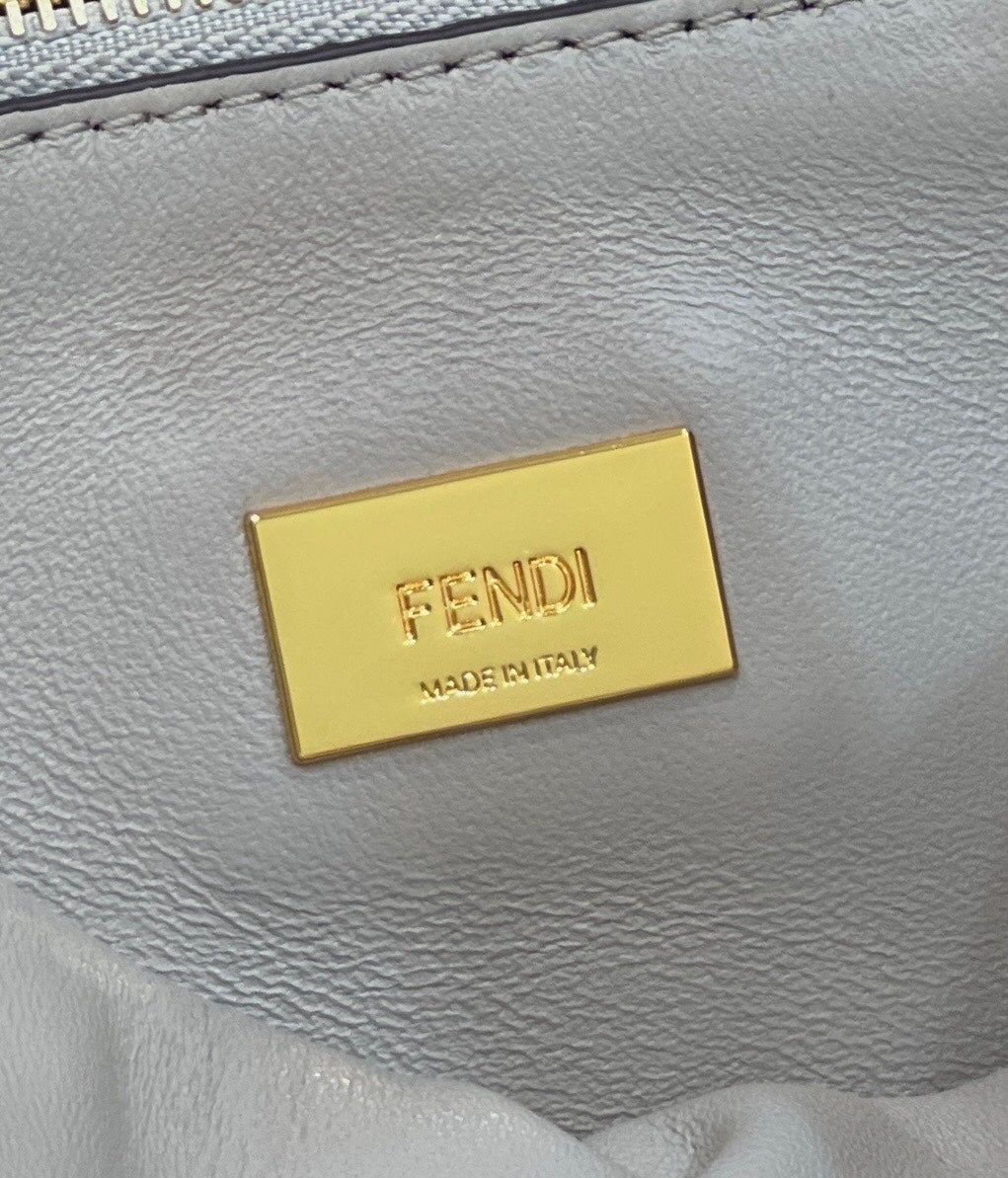 Luxury FendiLuxury FendiPEEKABOO 27 IN BLACK CALFSKIN WITH GOLD HARDWARE