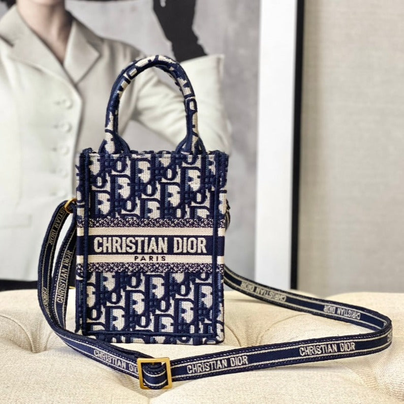 Luxury DiorLADY 18 BAG IN BLUE OBLIQUE JACQUARD