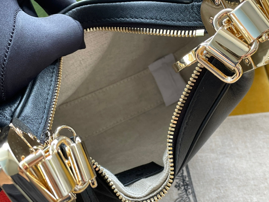 Luxury Gucci GG ATTACHE 23 SMALL SHOULDER BAG BLACK CALFSKIN