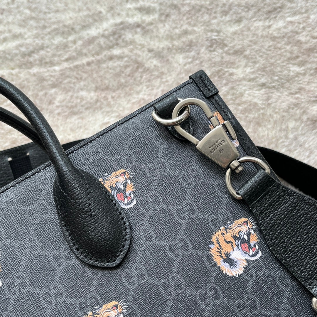Luxury Gucci TIGER PRINT MEDIUM TOTE BAG 38 IN BLACK CANVAS AND LEATHER TRIM